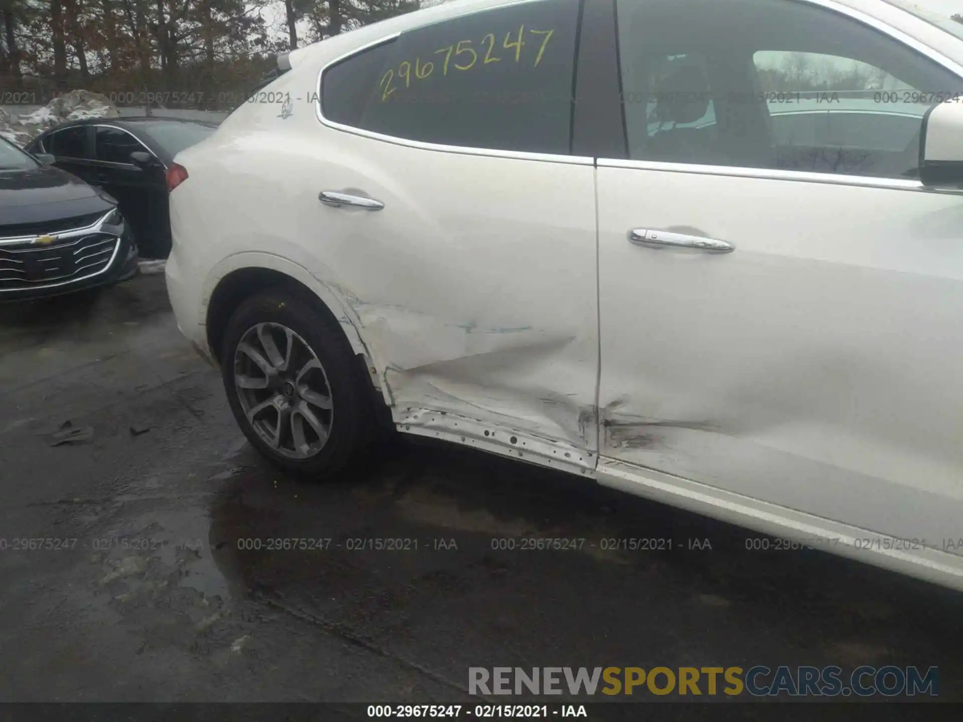 6 Photograph of a damaged car ZN661YUA5LX344717 MASERATI LEVANTE 2020