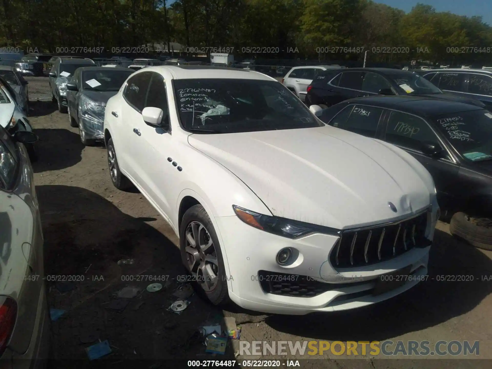 1 Photograph of a damaged car ZN661YUA8LX344713 MASERATI LEVANTE 2020