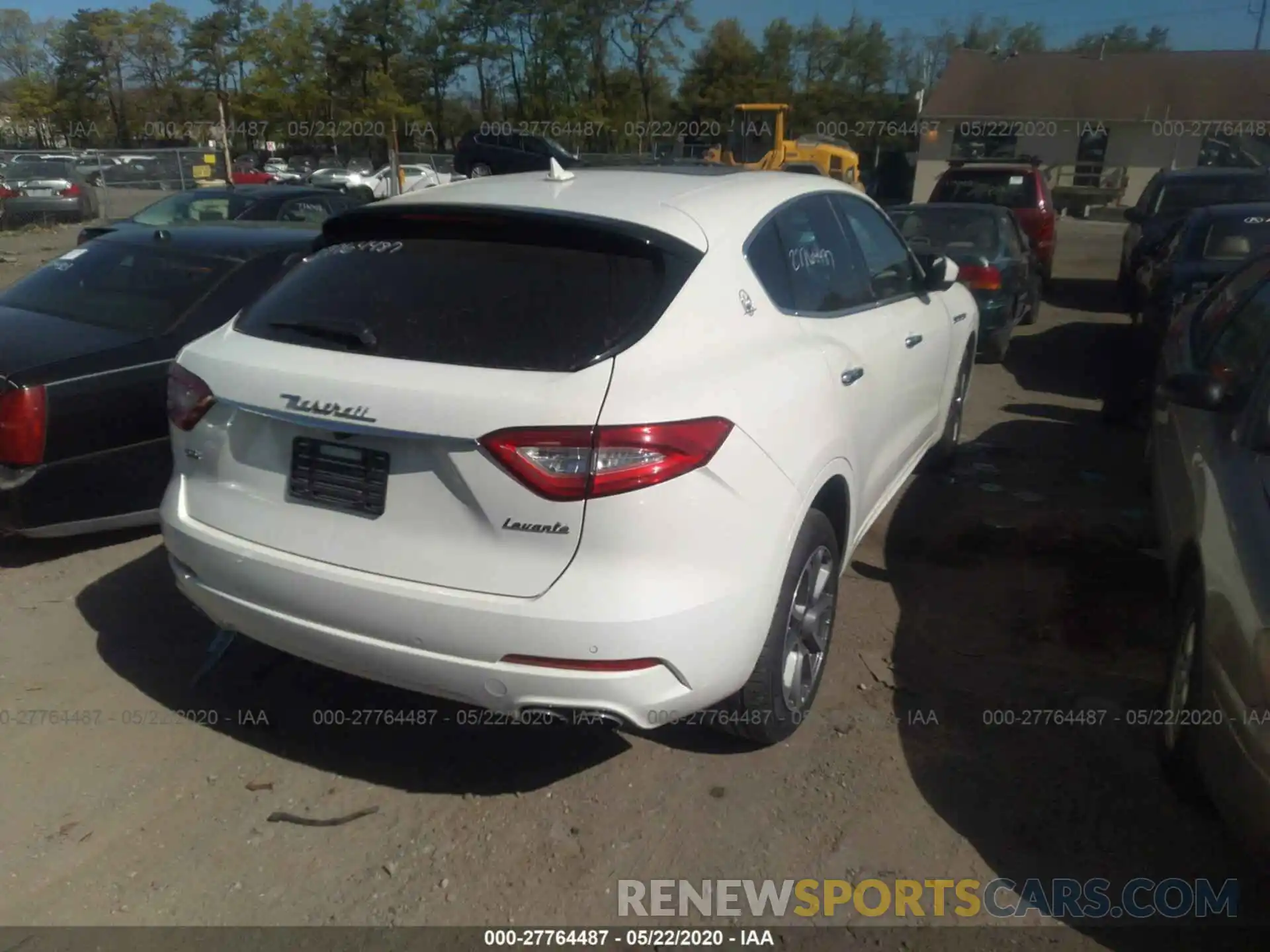 4 Photograph of a damaged car ZN661YUA8LX344713 MASERATI LEVANTE 2020