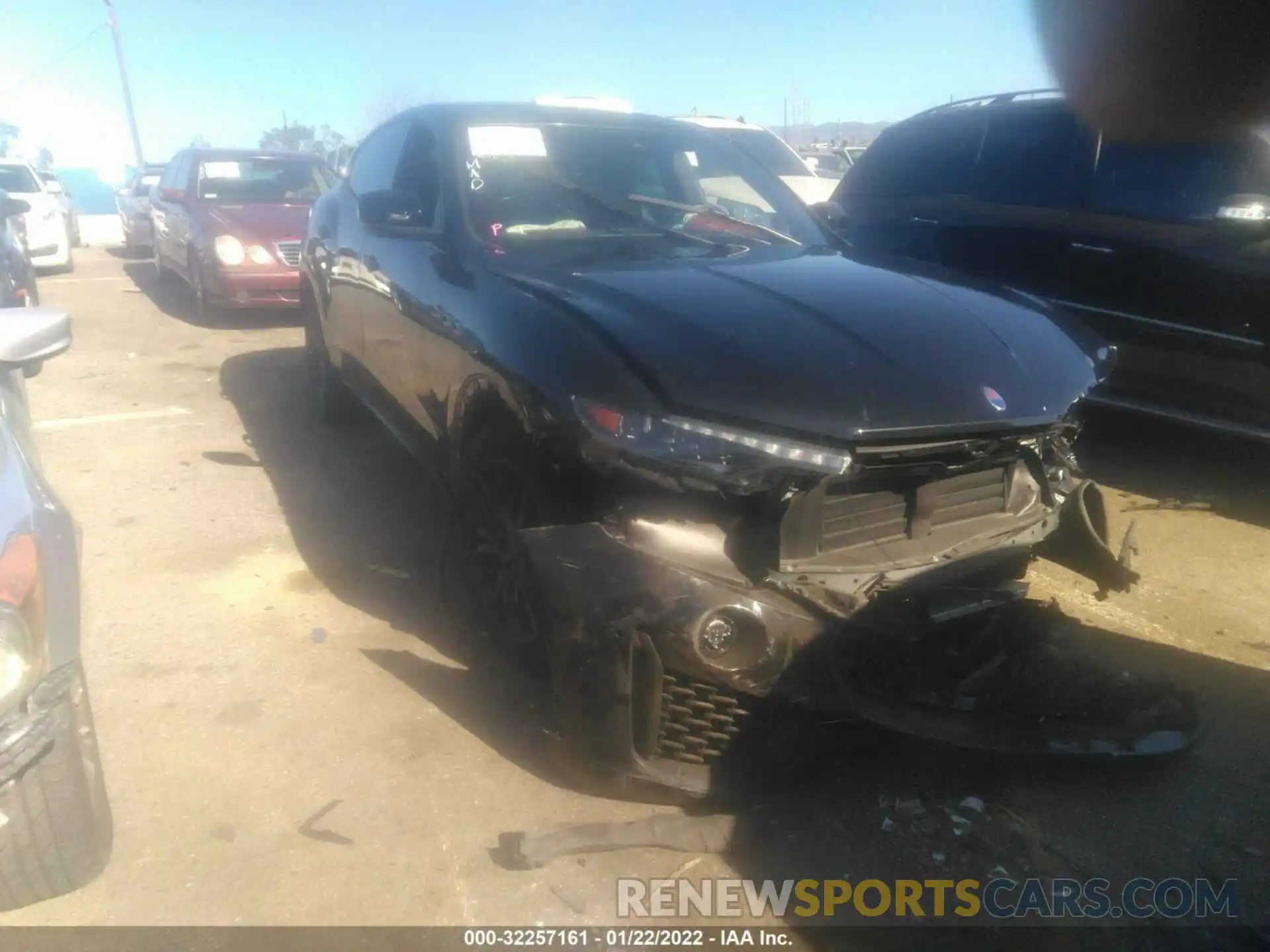 1 Photograph of a damaged car ZN661YUS1LX351124 MASERATI LEVANTE 2020