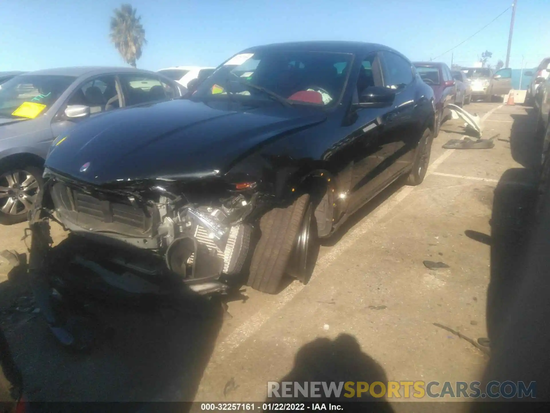 2 Photograph of a damaged car ZN661YUS1LX351124 MASERATI LEVANTE 2020