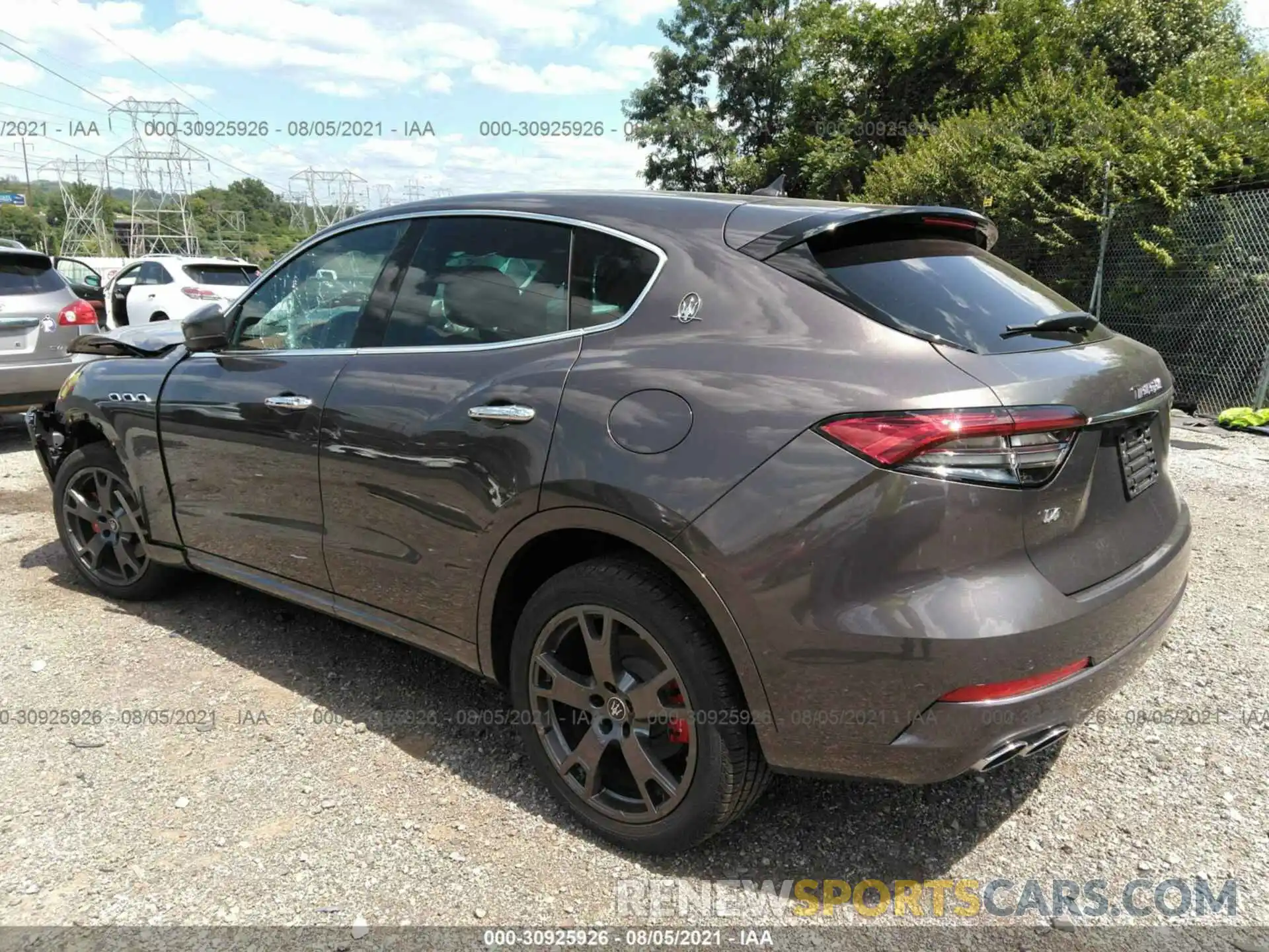 3 Photograph of a damaged car ZN661XUA3MX359762 MASERATI LEVANTE 2021