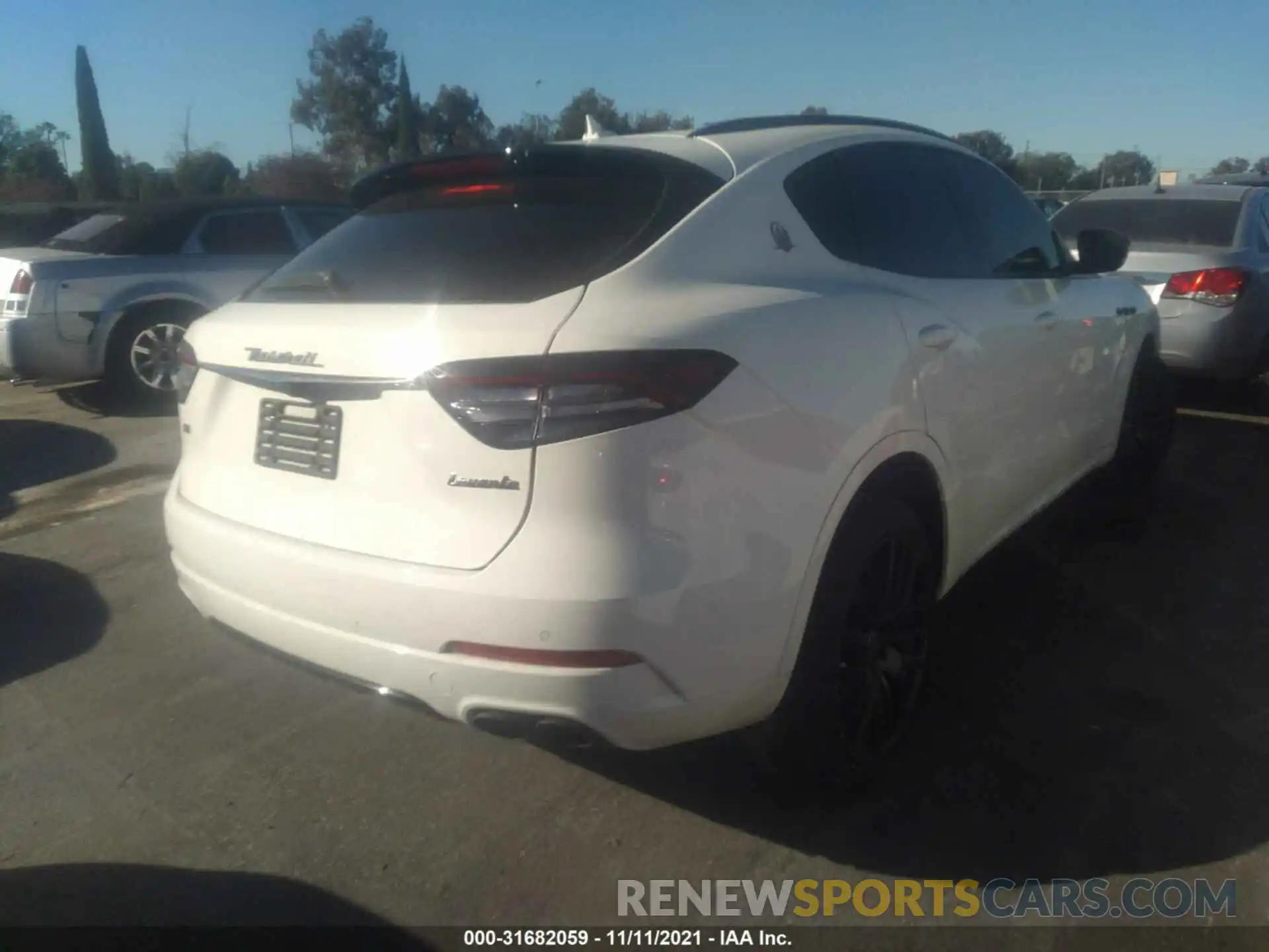 4 Photograph of a damaged car ZN661XUA5MX370813 MASERATI LEVANTE 2021