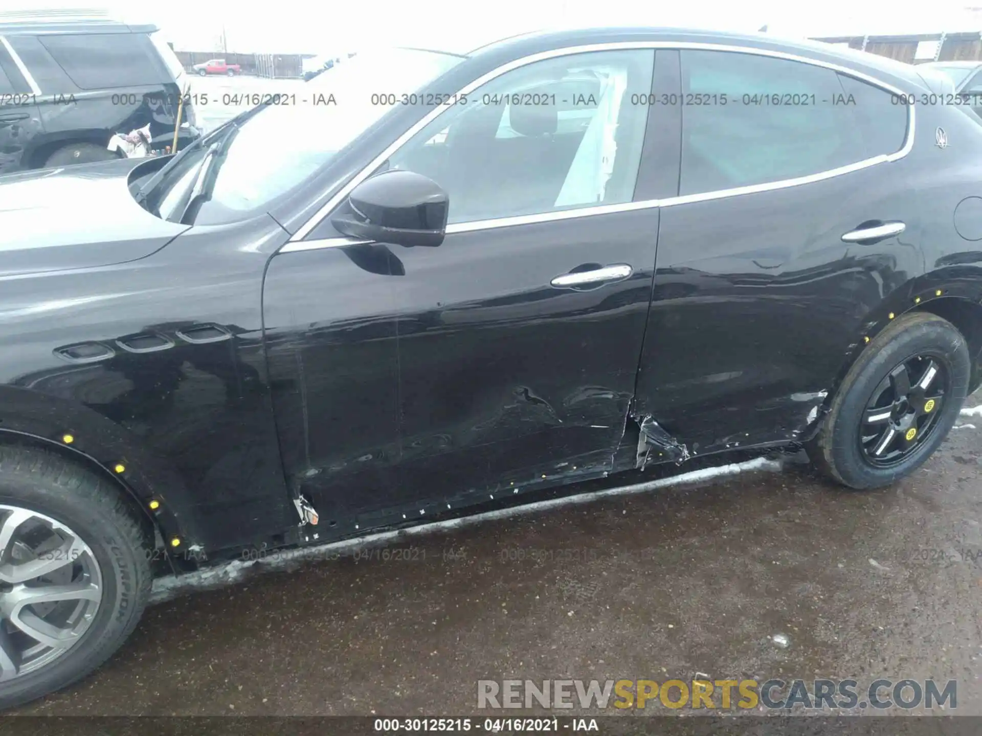 6 Photograph of a damaged car ZN661YUA0MX370255 MASERATI LEVANTE 2021