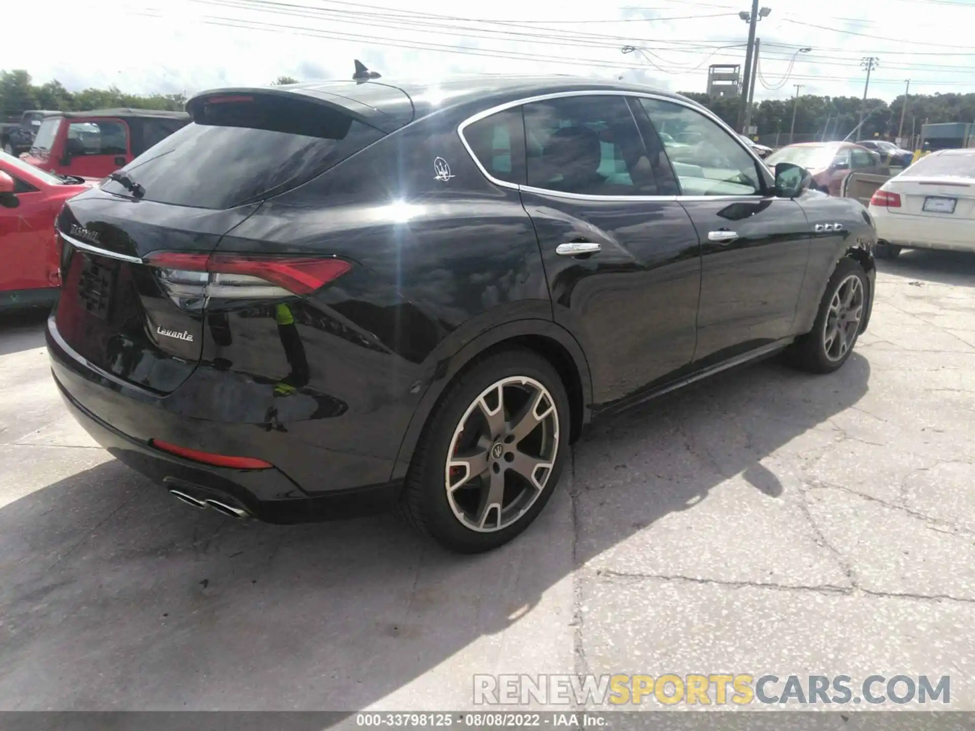 4 Фотография поврежденного автомобиля ZN661YUA6MX376996 MASERATI LEVANTE 2021