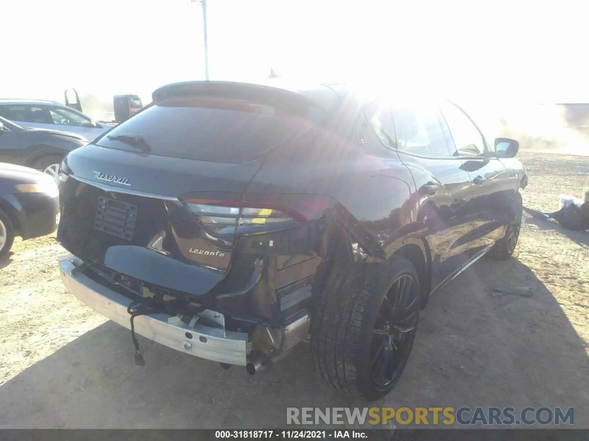 4 Photograph of a damaged car ZN661YUA8MX366129 MASERATI LEVANTE 2021