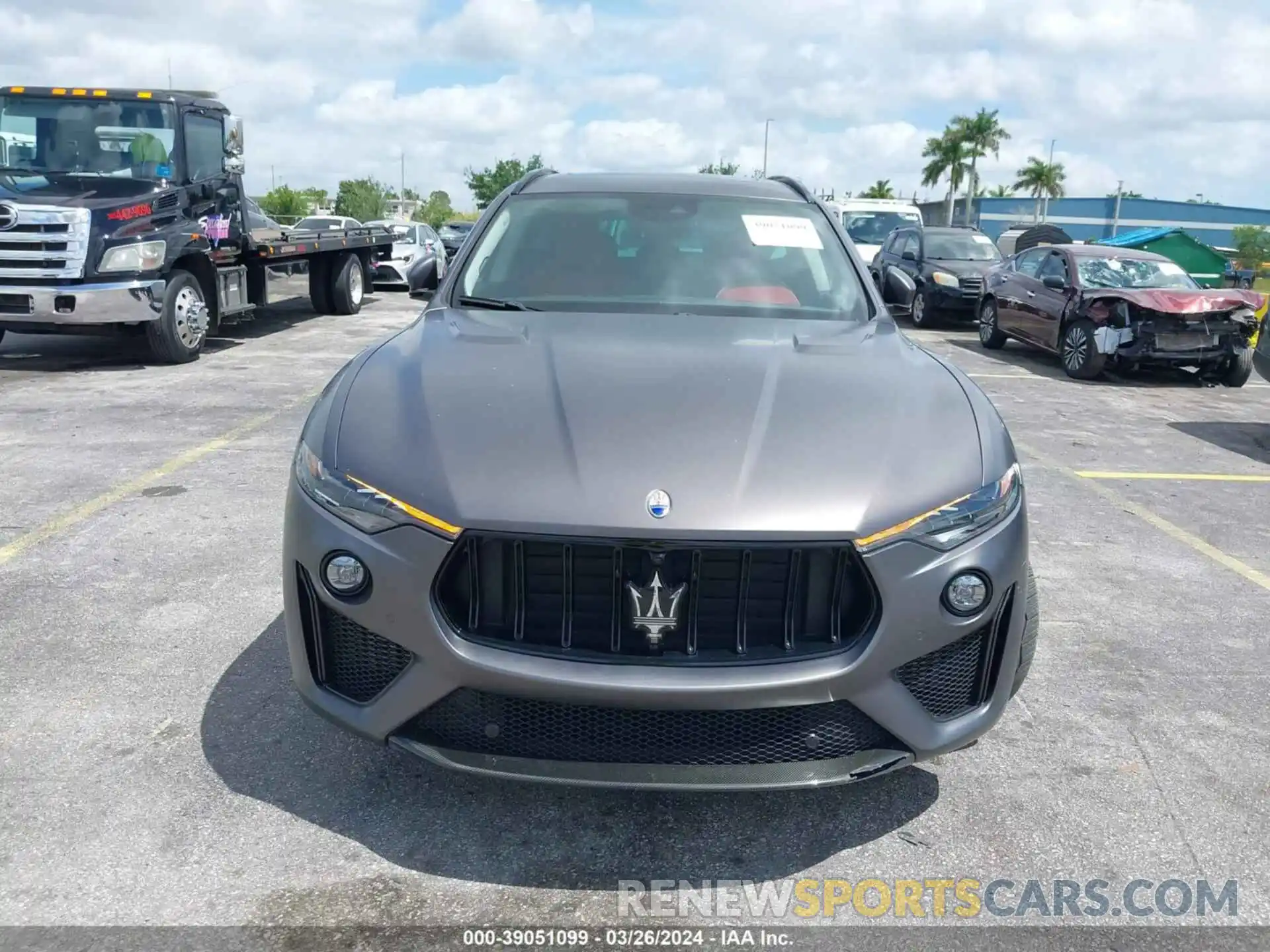 11 Photograph of a damaged car ZN661ZUAXMX375131 MASERATI LEVANTE 2021