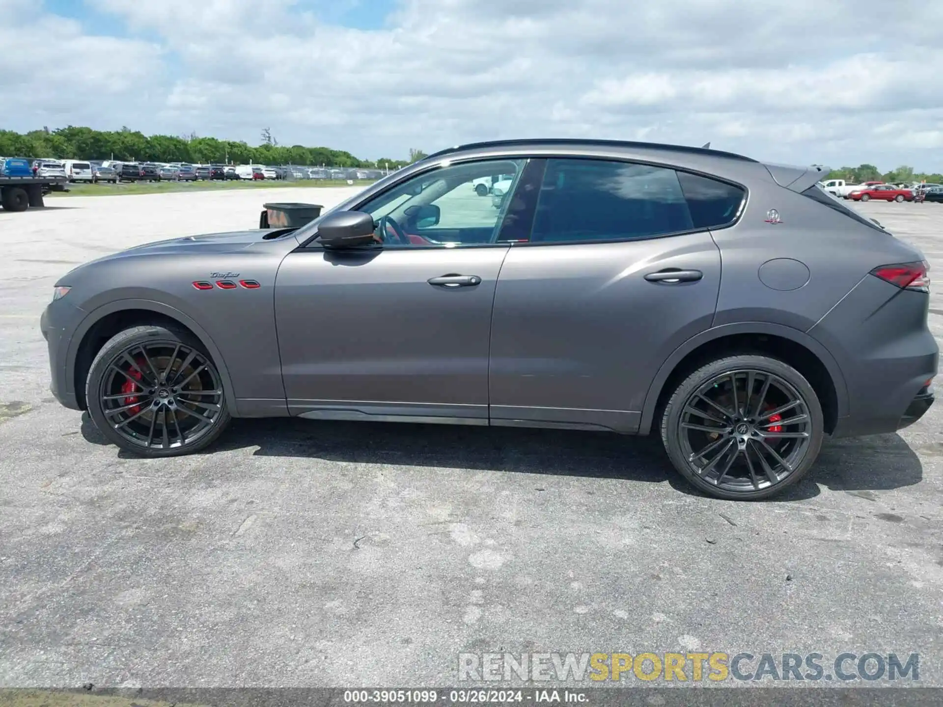 13 Photograph of a damaged car ZN661ZUAXMX375131 MASERATI LEVANTE 2021