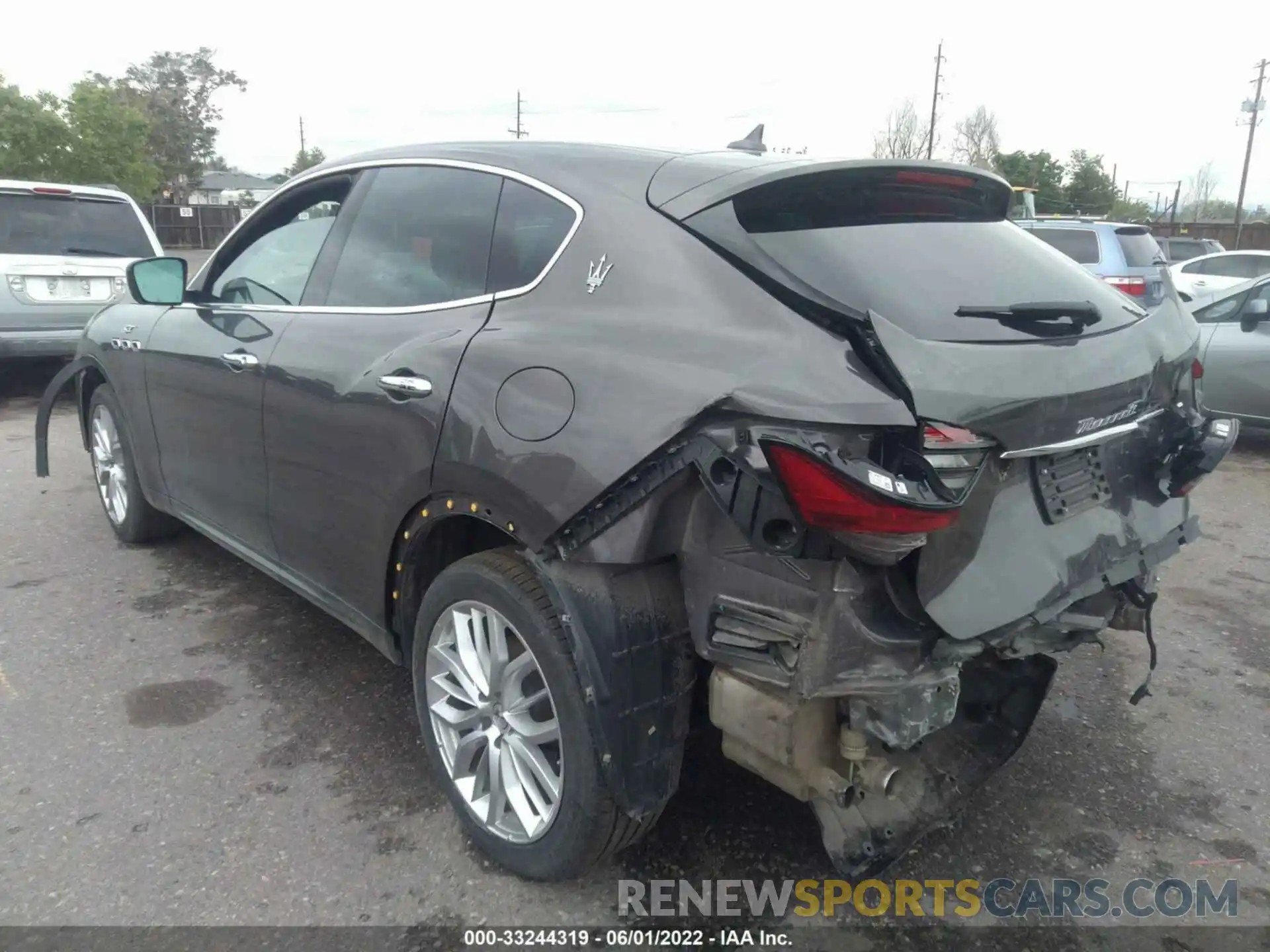 3 Photograph of a damaged car ZN661XUA2NX388705 MASERATI LEVANTE 2022