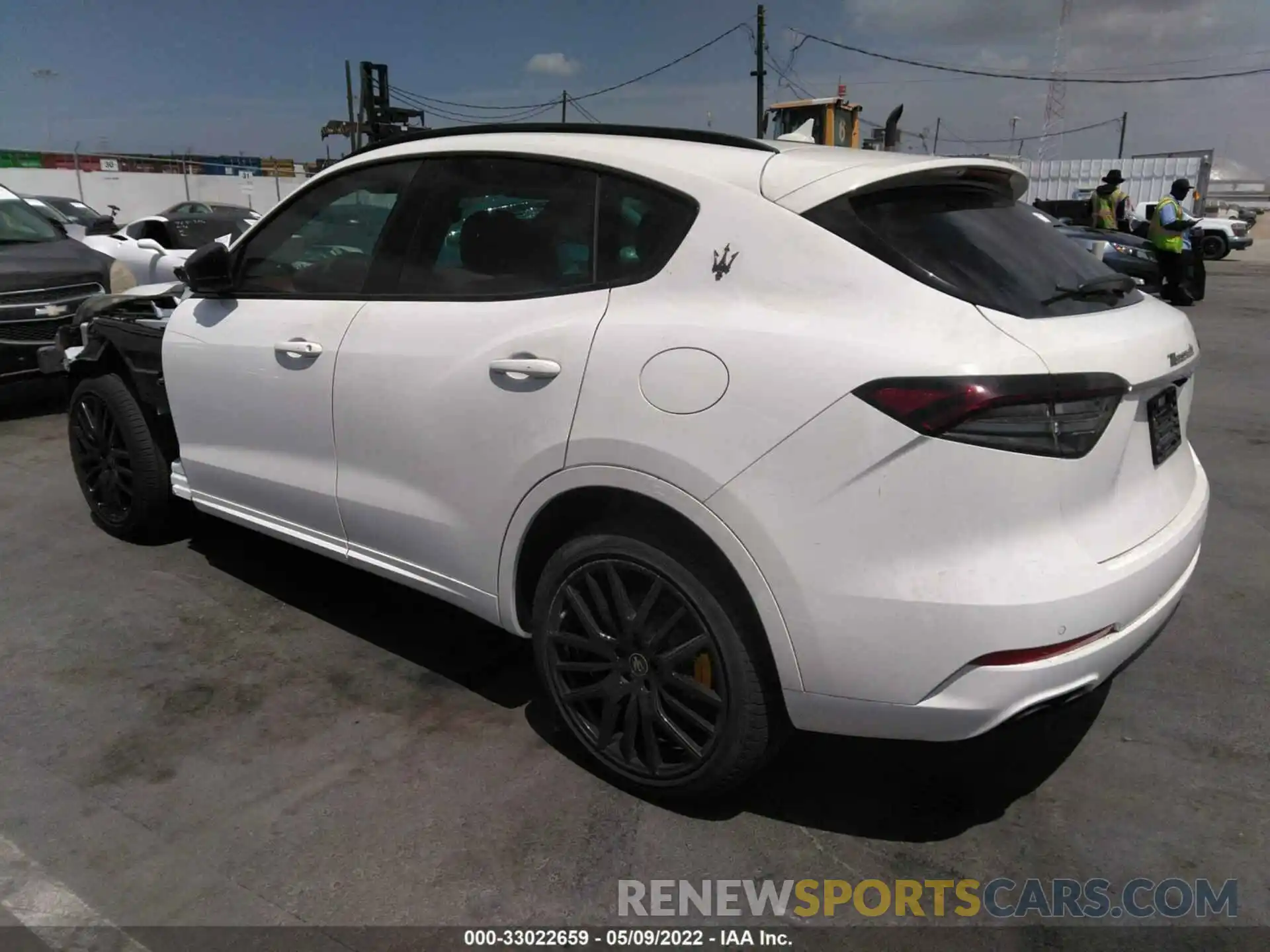 3 Photograph of a damaged car ZN661XUA3NX383142 MASERATI LEVANTE 2022