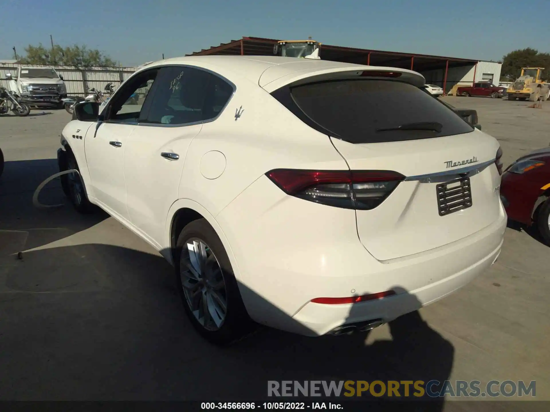 3 Фотография поврежденного автомобиля ZN661XUA6NX388688 MASERATI LEVANTE 2022