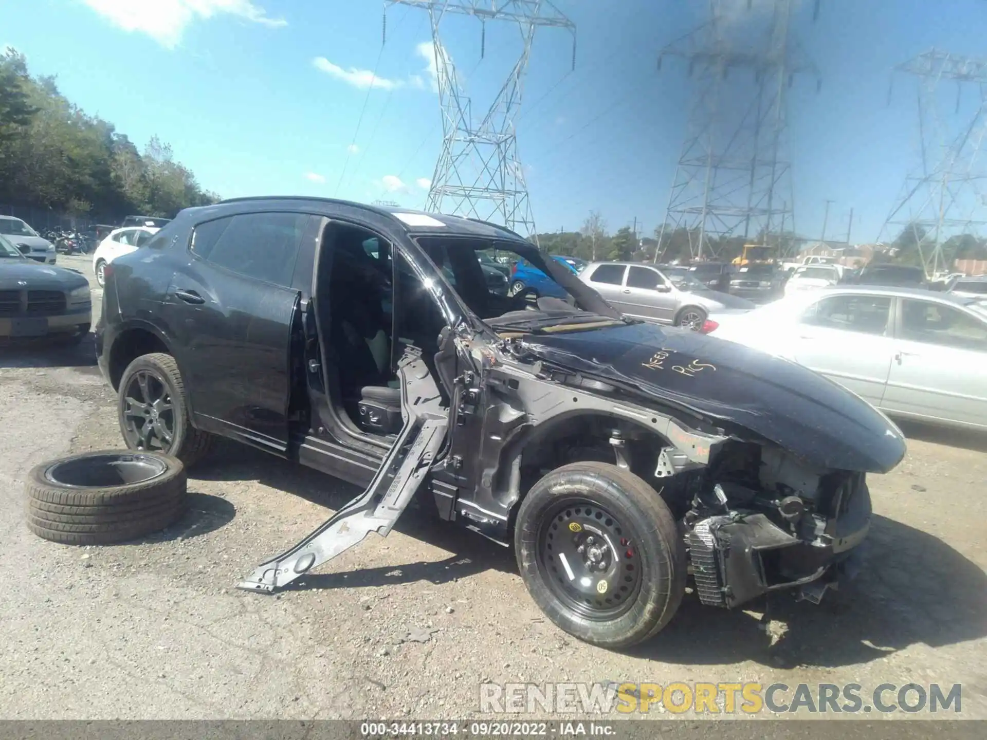 1 Photograph of a damaged car ZN661XUA8NX394704 MASERATI LEVANTE 2022