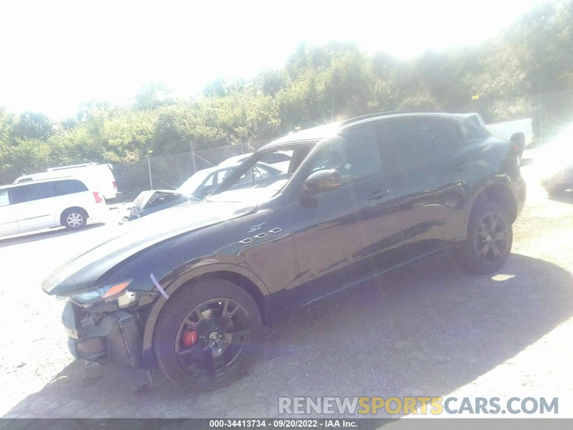 2 Photograph of a damaged car ZN661XUA8NX394704 MASERATI LEVANTE 2022