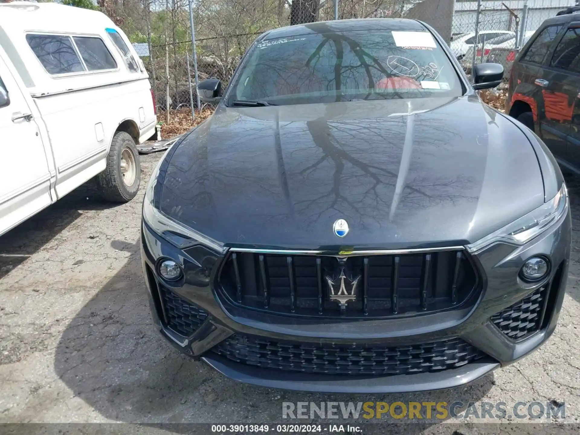 12 Photograph of a damaged car ZN661YUM0NX386466 MASERATI LEVANTE 2022