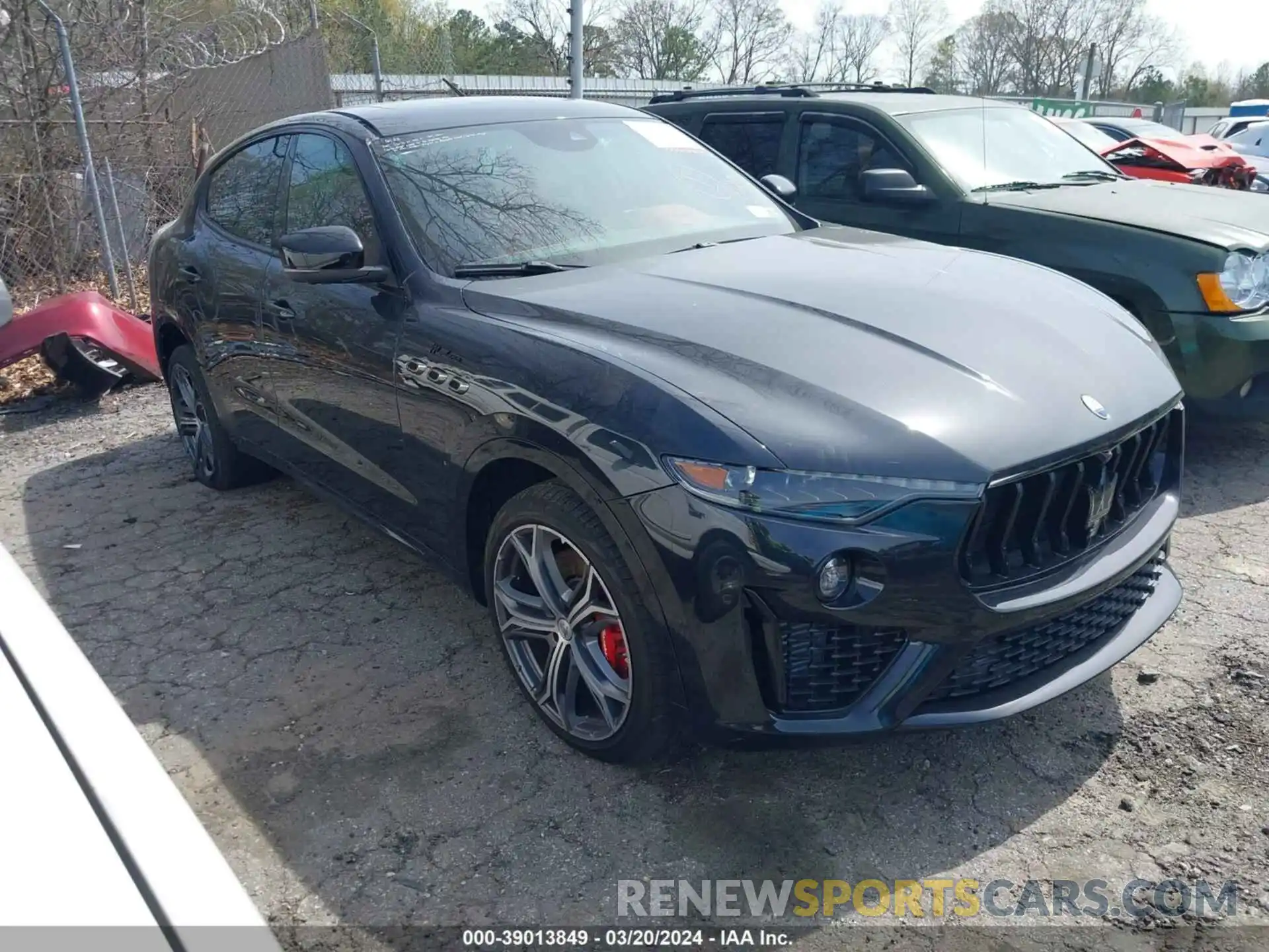 13 Photograph of a damaged car ZN661YUM0NX386466 MASERATI LEVANTE 2022