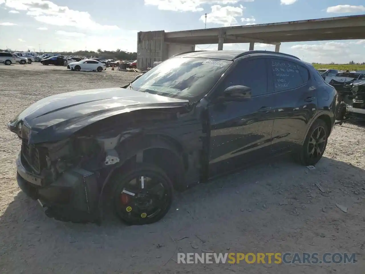 1 Photograph of a damaged car ZN661XUA1NX396455 MASERATI LEVANTE BA 2022