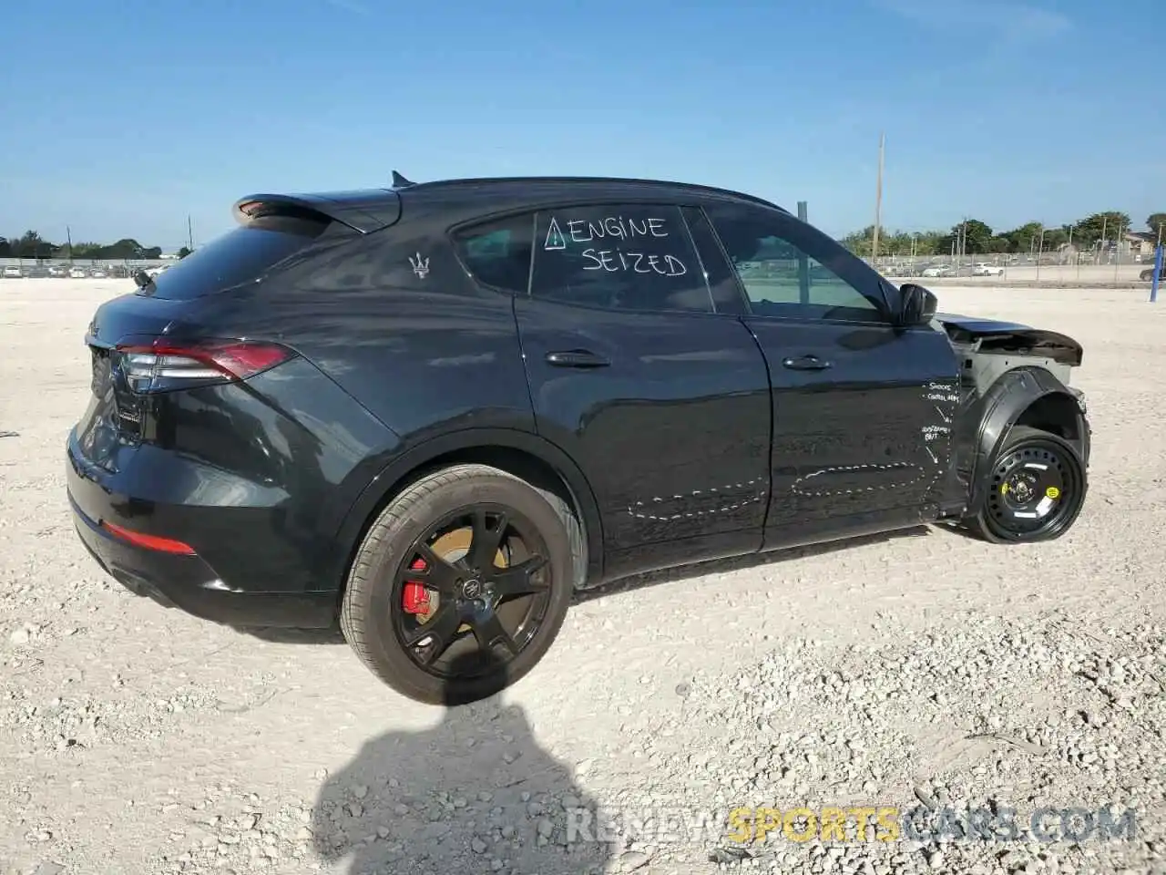 3 Photograph of a damaged car ZN661XUA1NX396455 MASERATI LEVANTE BA 2022