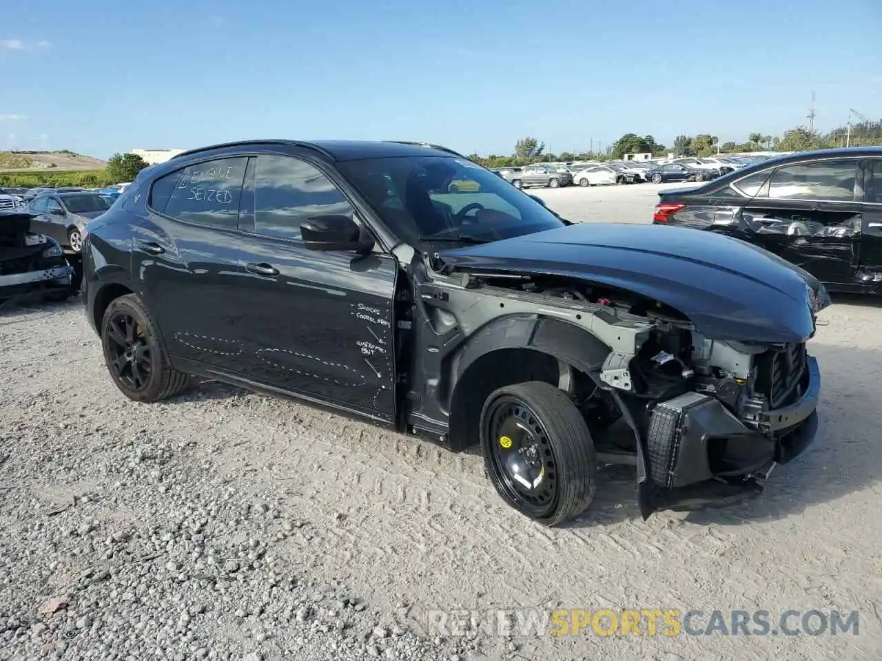 4 Photograph of a damaged car ZN661XUA1NX396455 MASERATI LEVANTE BA 2022