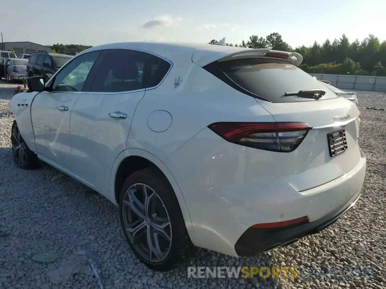 3 Photograph of a damaged car ZN661XUA7NX393205 MASERATI LEVANTE BA 2022