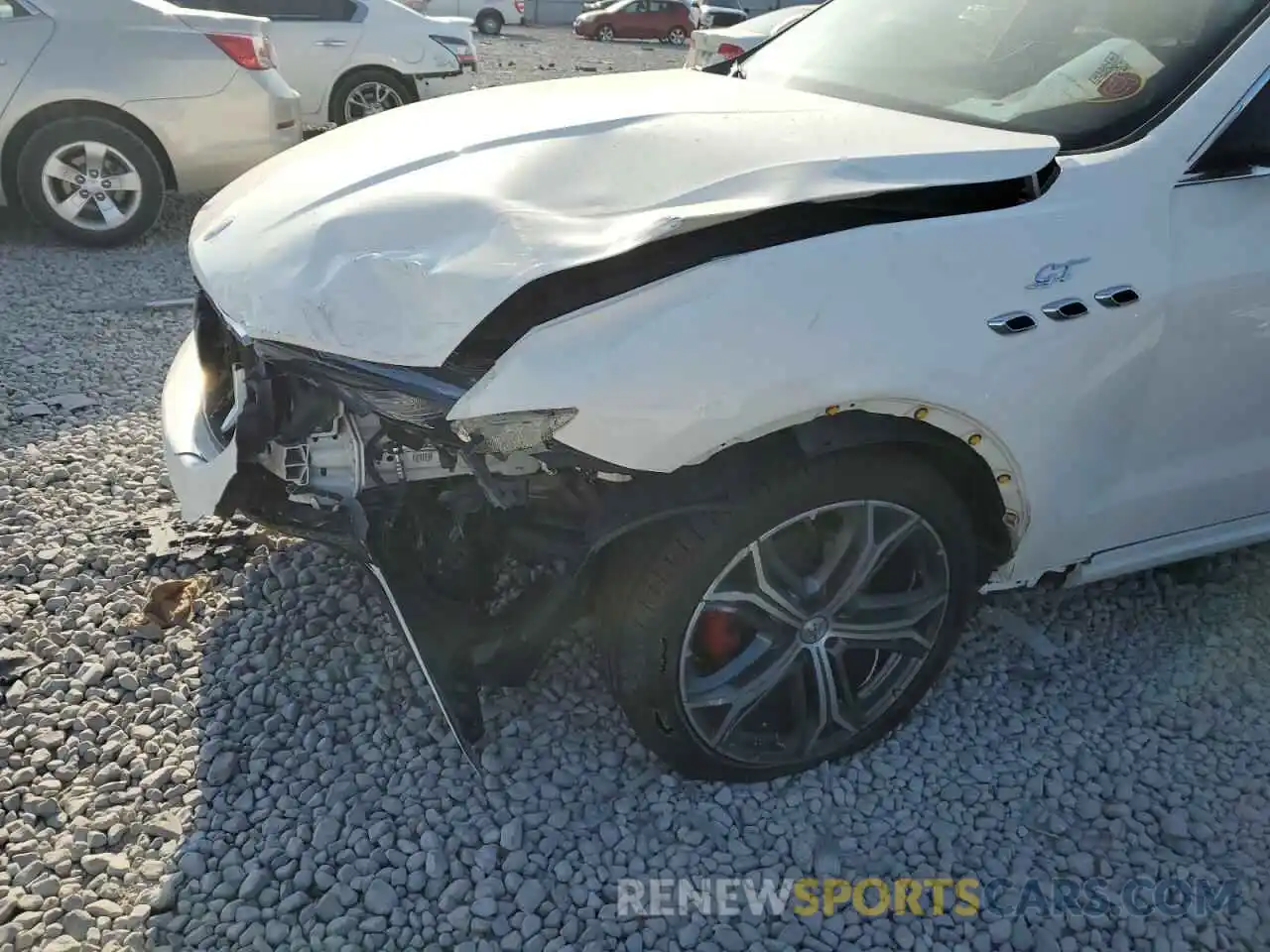 9 Photograph of a damaged car ZN661XUA7NX393205 MASERATI LEVANTE BA 2022