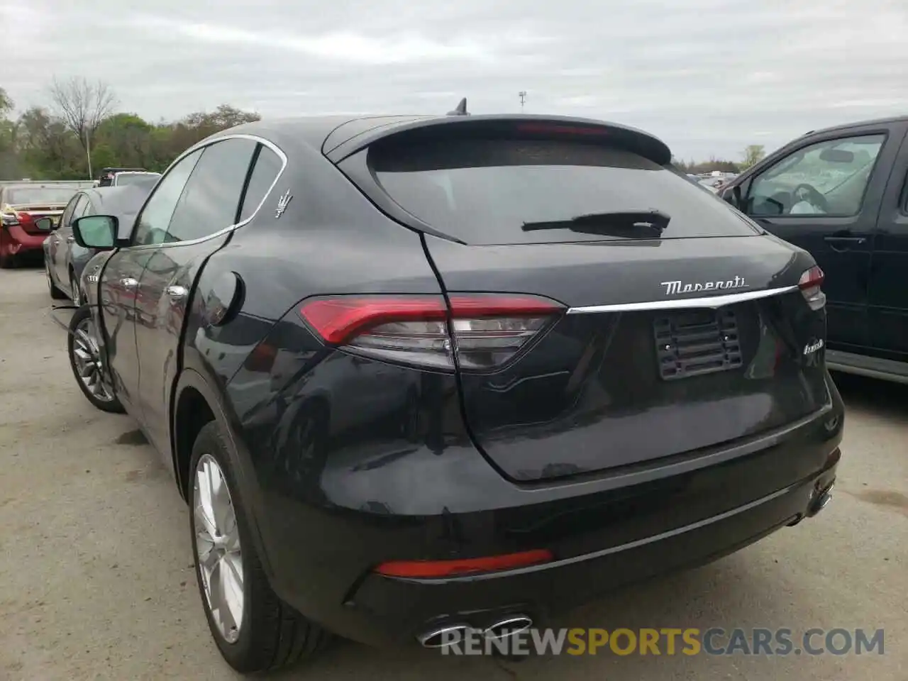 3 Photograph of a damaged car ZN661XUA9NX389169 MASERATI LEVANTE BA 2022