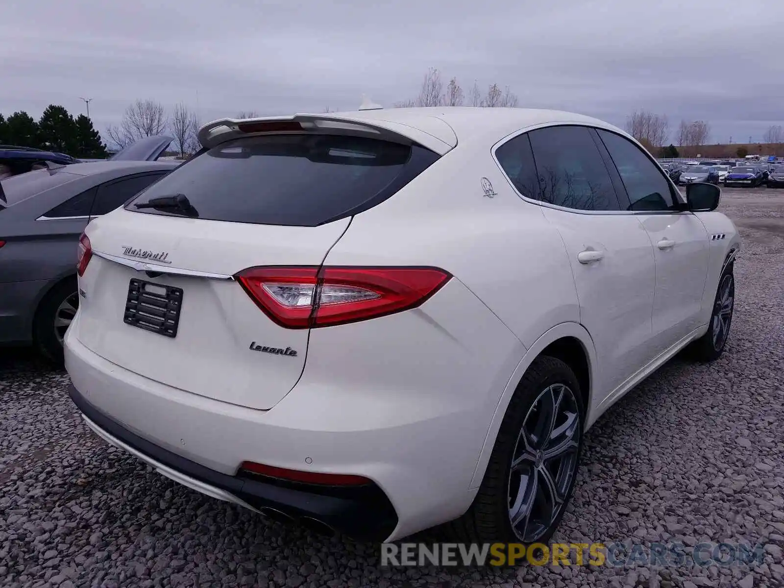 4 Photograph of a damaged car ZN661ZUA0KX328140 MASERATI LEVANTE GT 2019