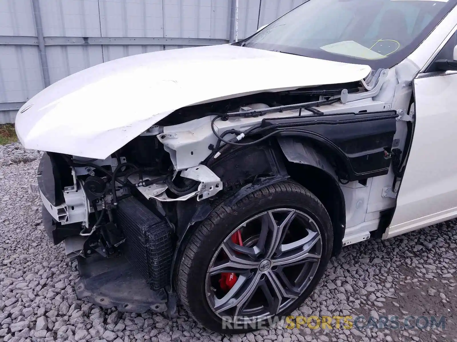 9 Photograph of a damaged car ZN661ZUA0KX328140 MASERATI LEVANTE GT 2019