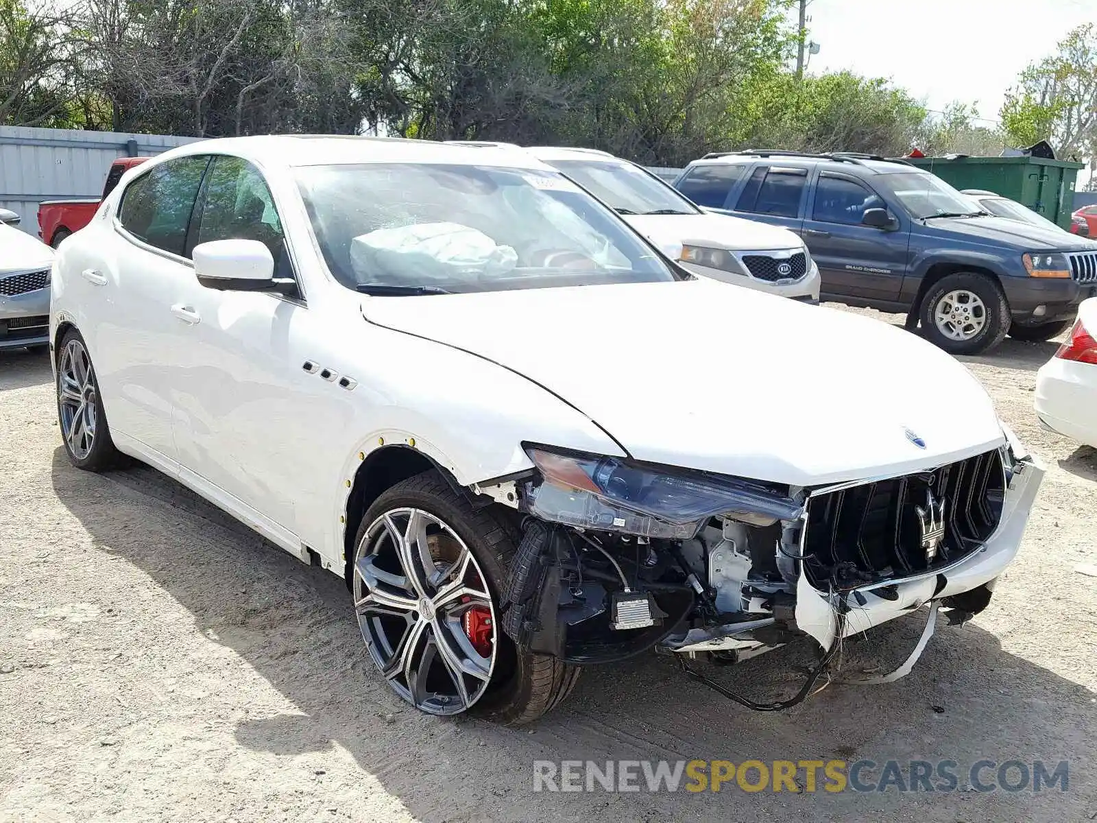 1 Photograph of a damaged car ZN661ZUA3KX321876 MASERATI LEVANTE GT 2019