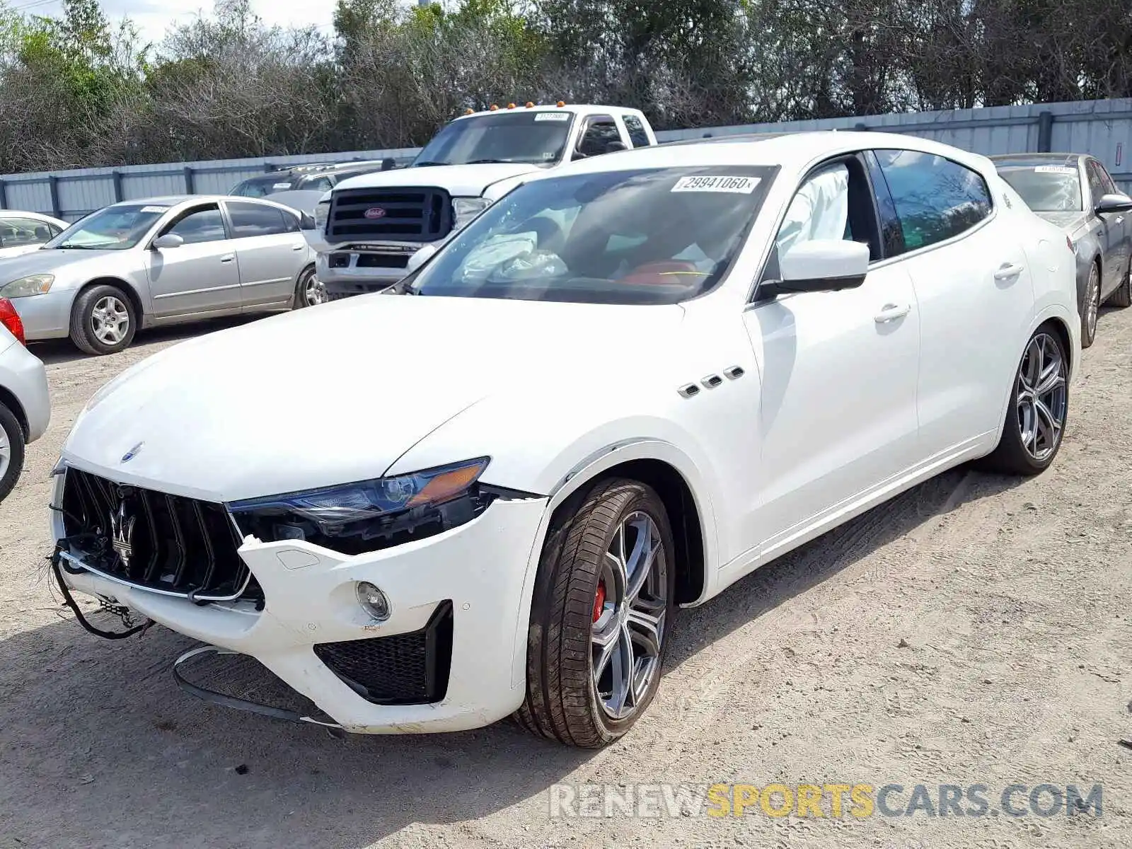 2 Photograph of a damaged car ZN661ZUA3KX321876 MASERATI LEVANTE GT 2019