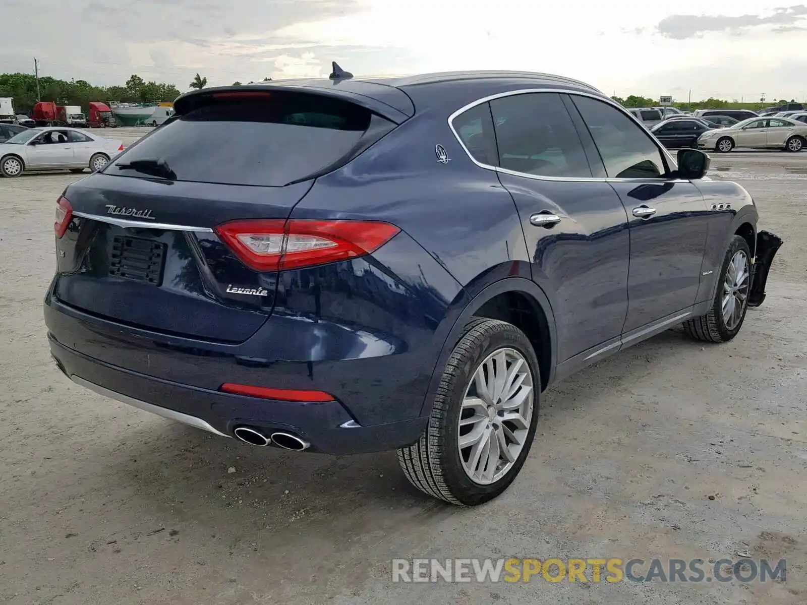 4 Photograph of a damaged car ZN661XUL1KX310638 MASERATI LEVANTE LU 2019