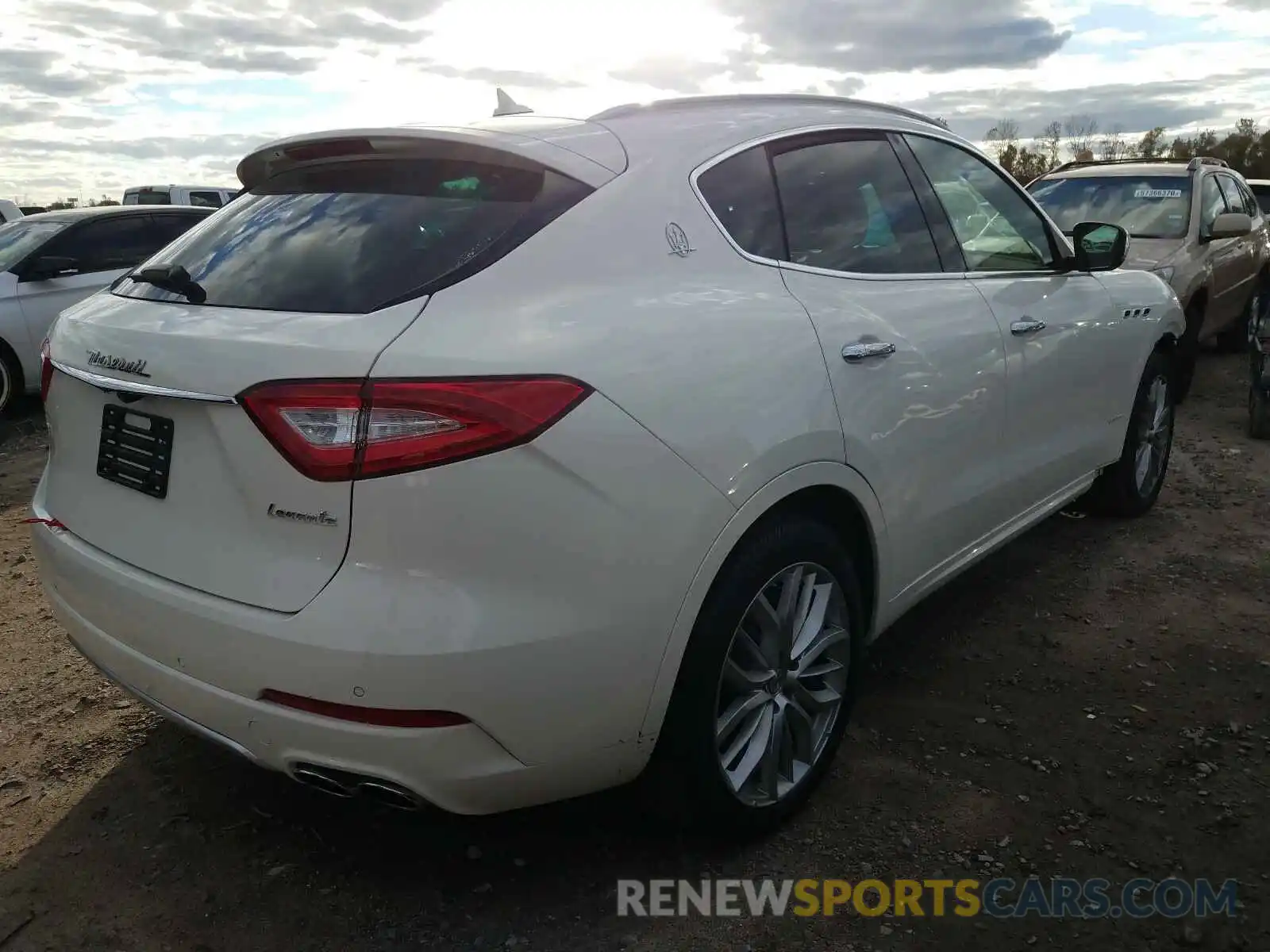 4 Photograph of a damaged car ZN661XUL6LX350232 MASERATI LEVANTE LU 2020