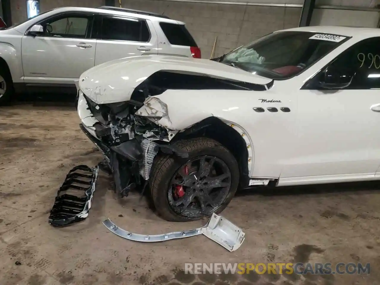 9 Photograph of a damaged car ZN661YUM1NX384516 MASERATI LEVANTE MO 2022