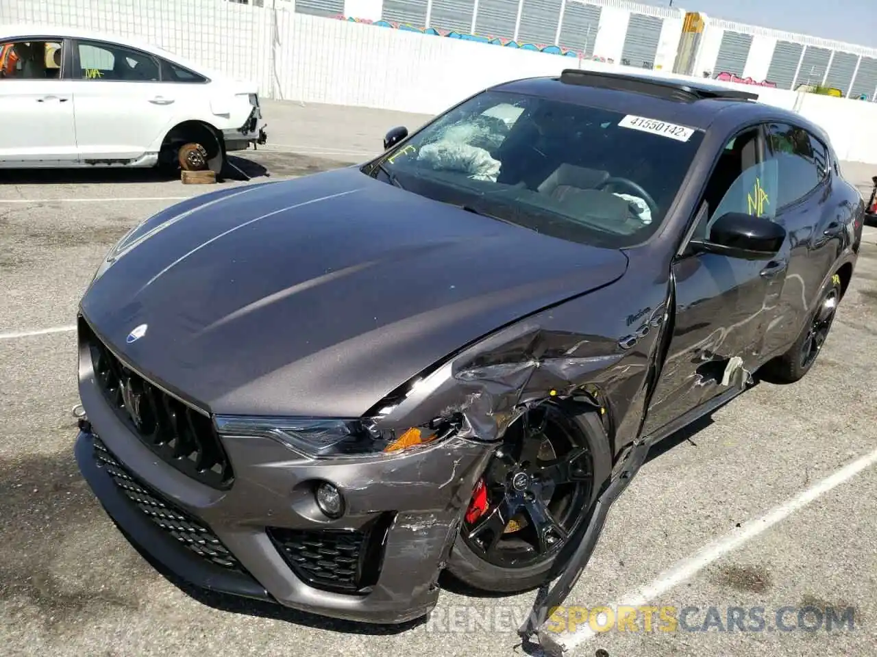 2 Photograph of a damaged car ZN661YUM5NX388570 MASERATI LEVANTE MO 2022