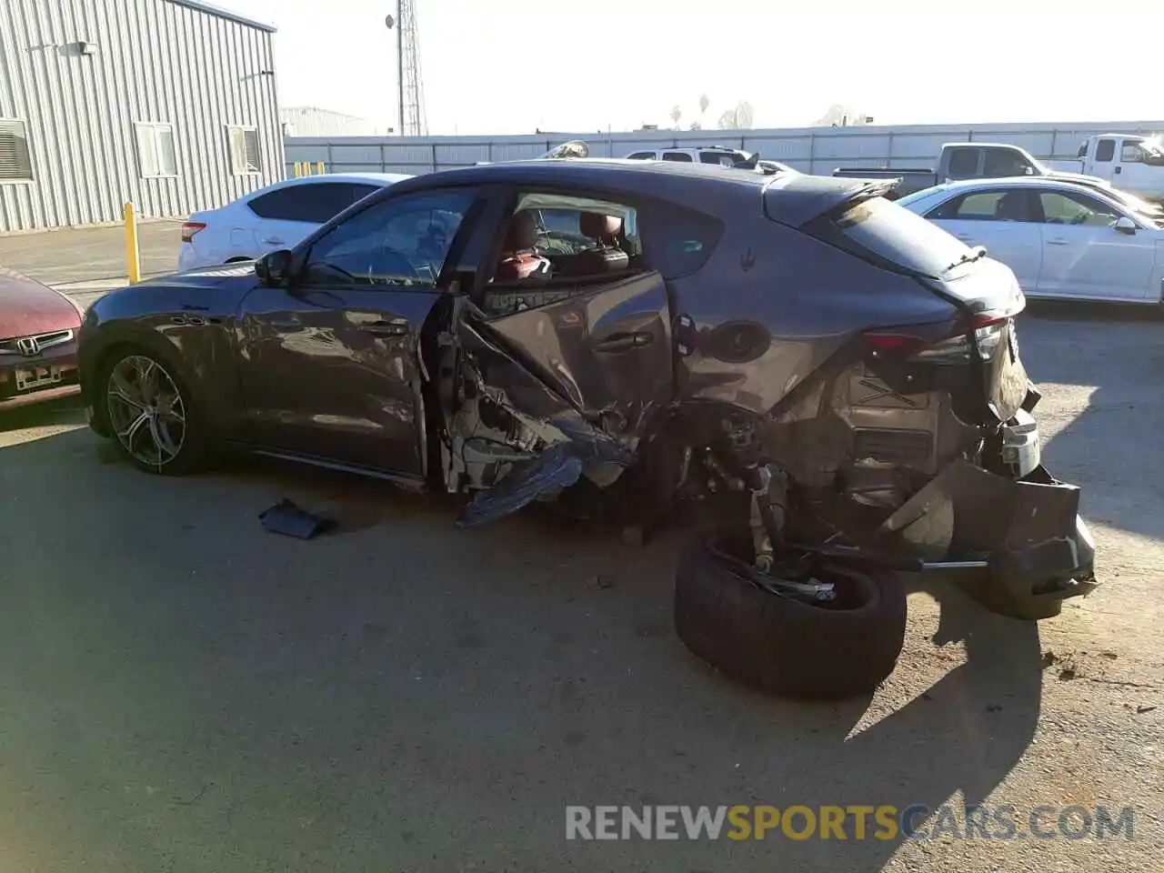 9 Photograph of a damaged car ZN661YUMXNX385339 MASERATI LEVANTE MO 2022