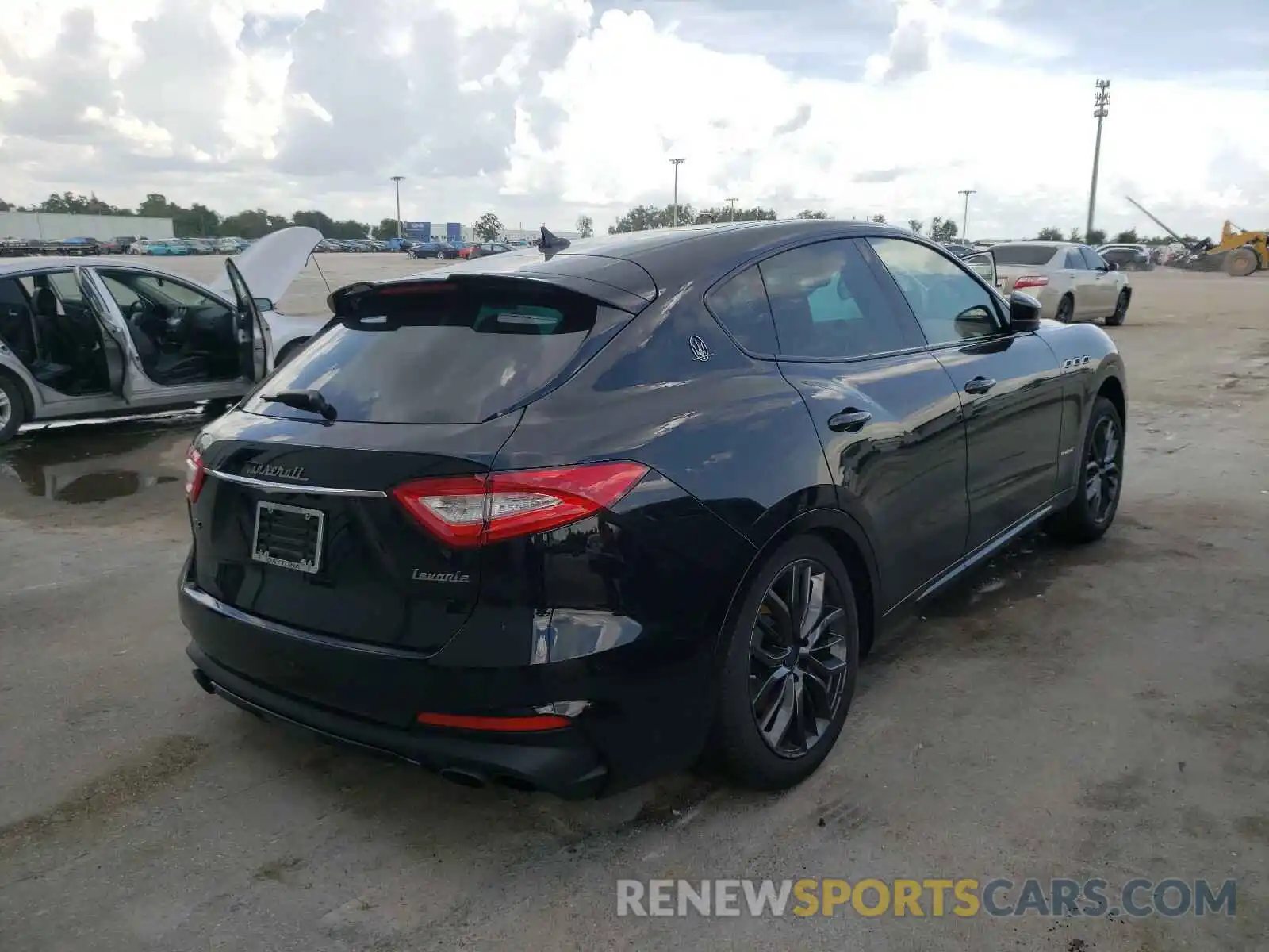 4 Photograph of a damaged car ZN661XUS7KX314913 MASERATI LEVANTE SP 2019