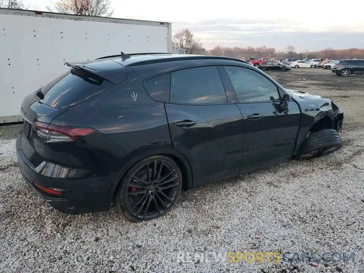 3 Фотография поврежденного автомобиля ZN661ZUT5PX435497 MASERATI LEVANTE TR 2023