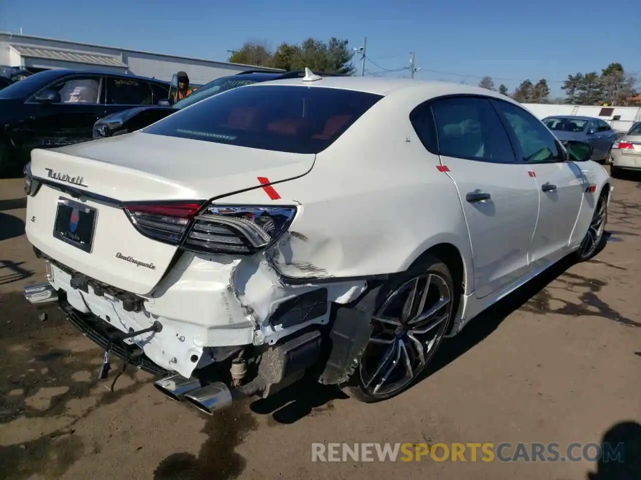 4 Photograph of a damaged car ZAM56YPL1M1377404 MASERATI QUATTROPOR 2021