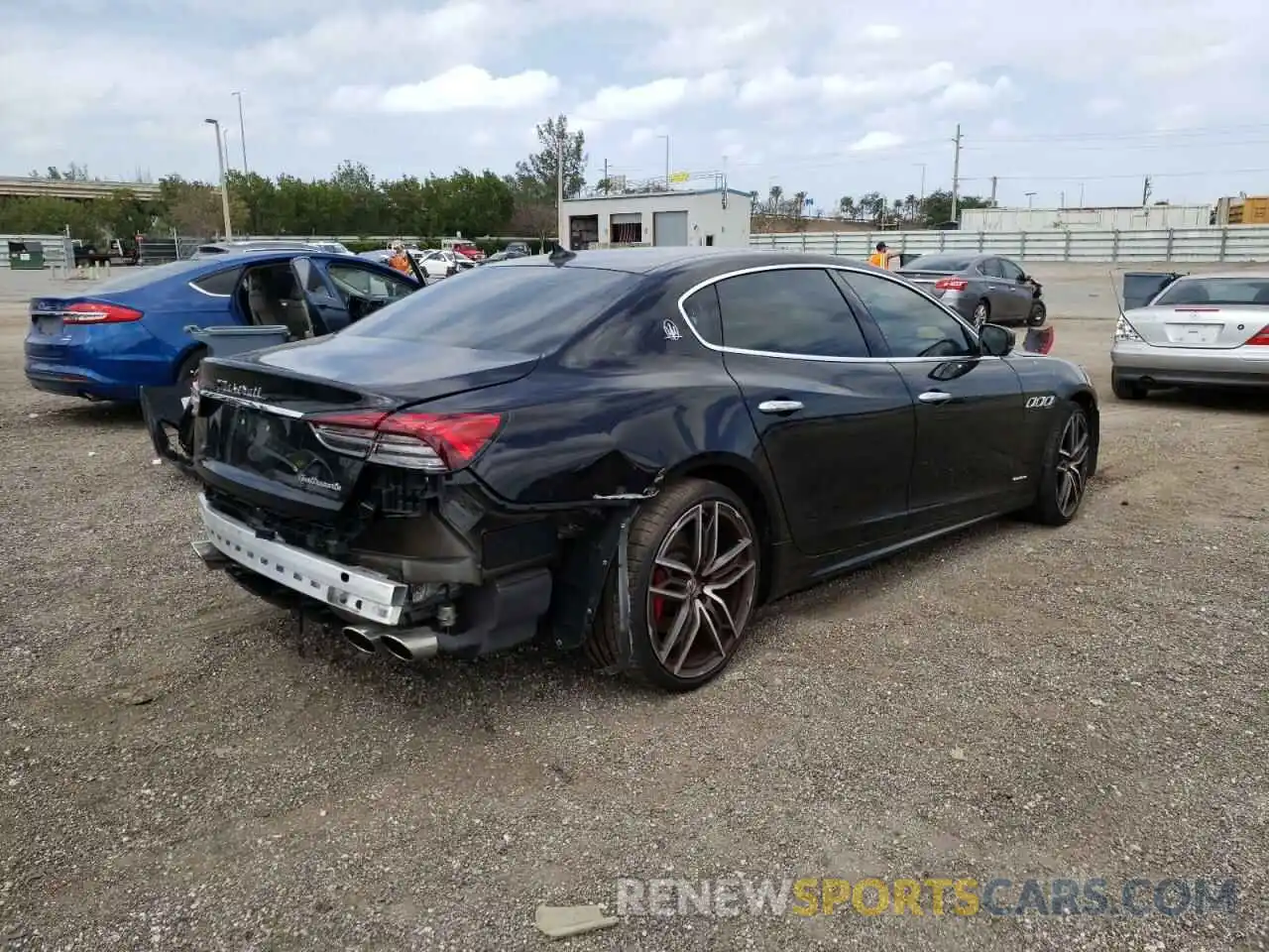 4 Photograph of a damaged car ZAM56YPL8M1370000 MASERATI QUATTROPOR 2021