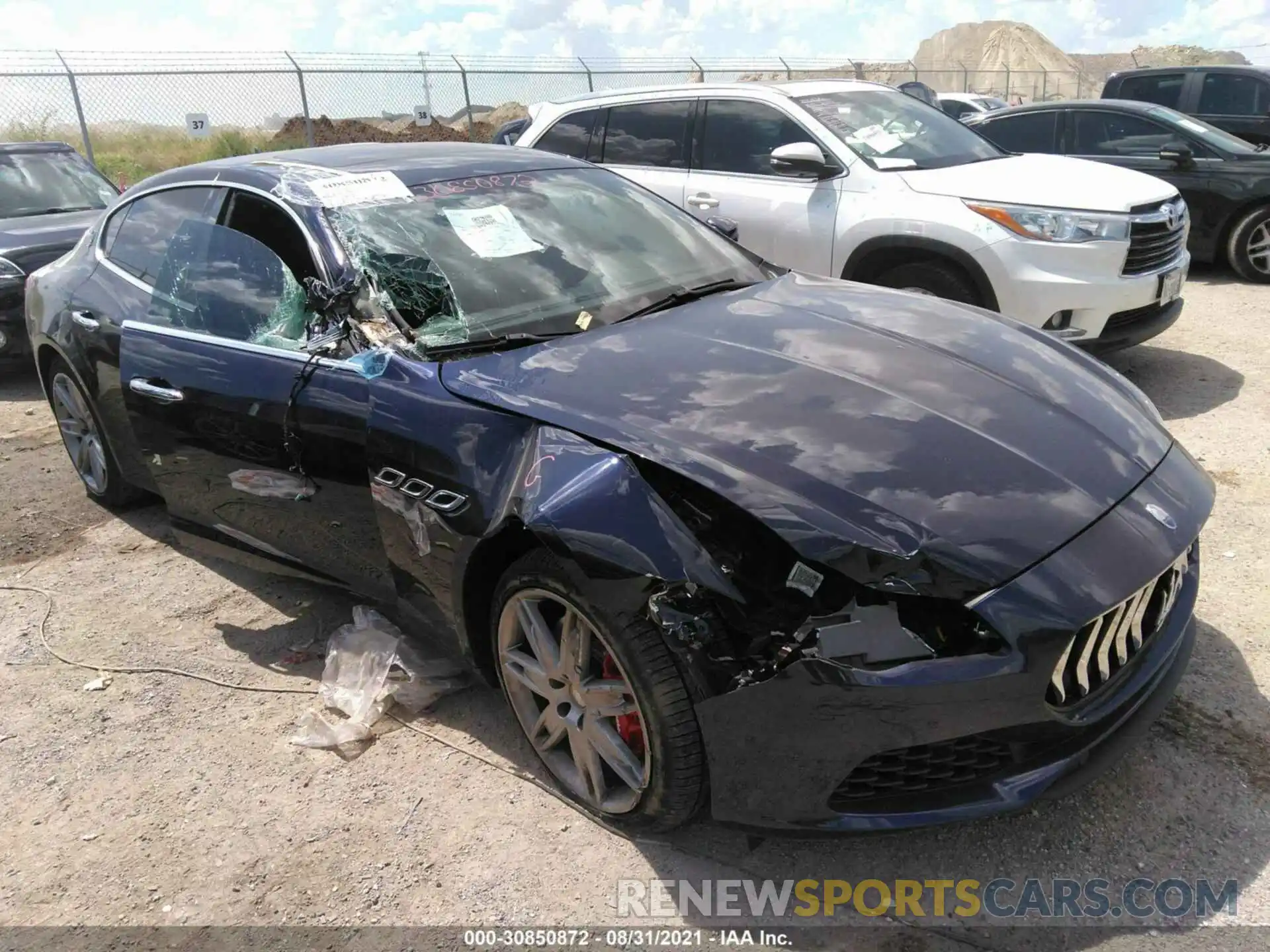 1 Photograph of a damaged car ZAM56YRA5K1310037 MASERATI QUATTROPORTE 2019