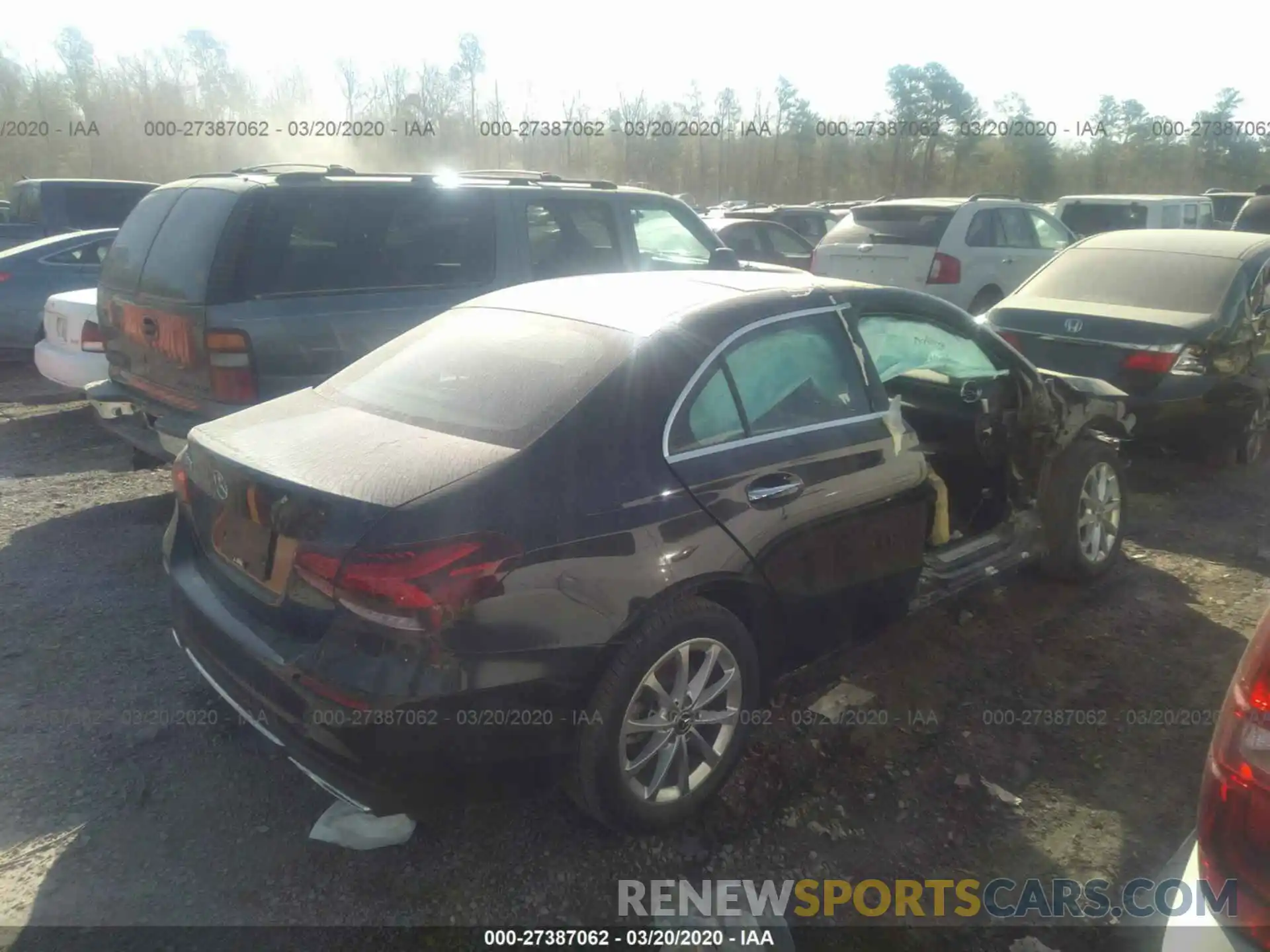 4 Photograph of a damaged car WDD3G4EB7KW003087 MERCEDES-BENZ A 2019