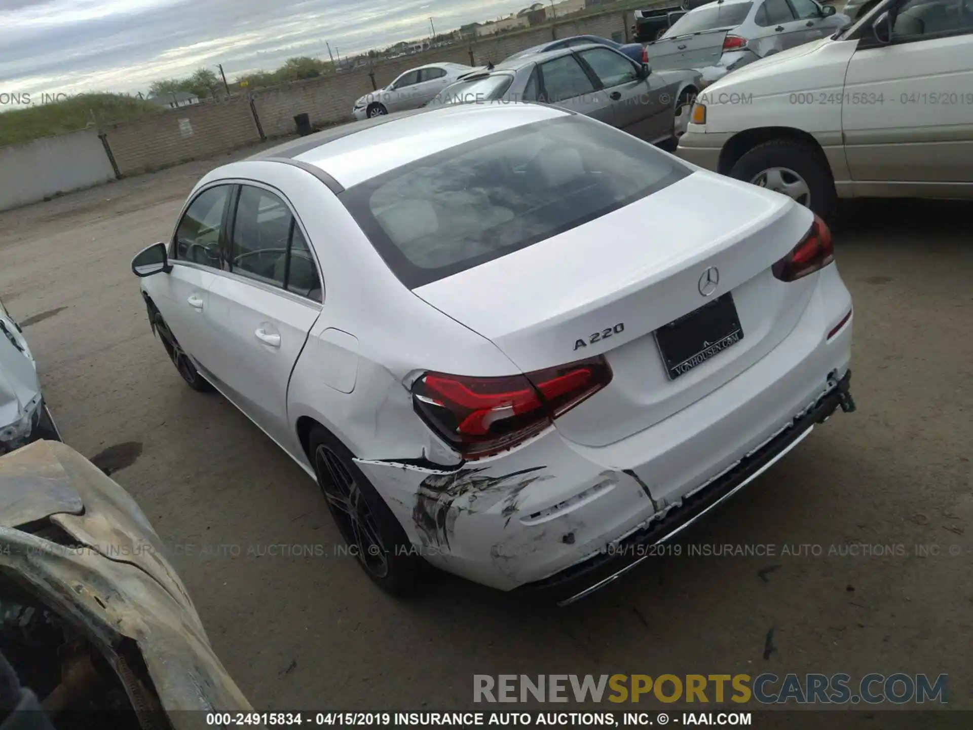 3 Photograph of a damaged car WDD3G4EB7KW006135 MERCEDES-BENZ A 2019