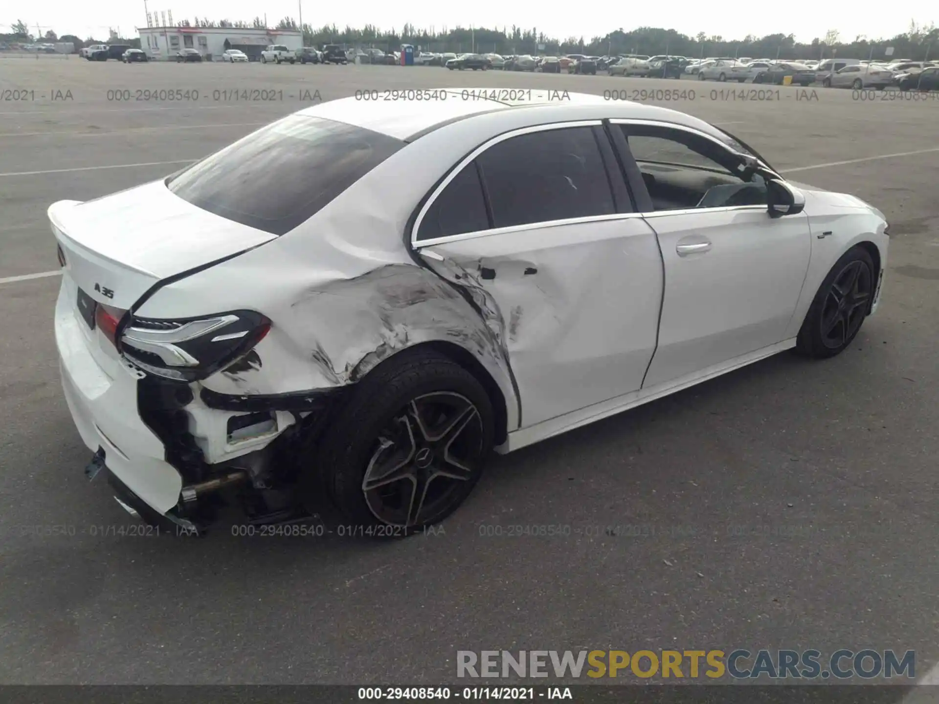 4 Фотография поврежденного автомобиля W1K3G5BB4LJ213946 MERCEDES-BENZ A 2020