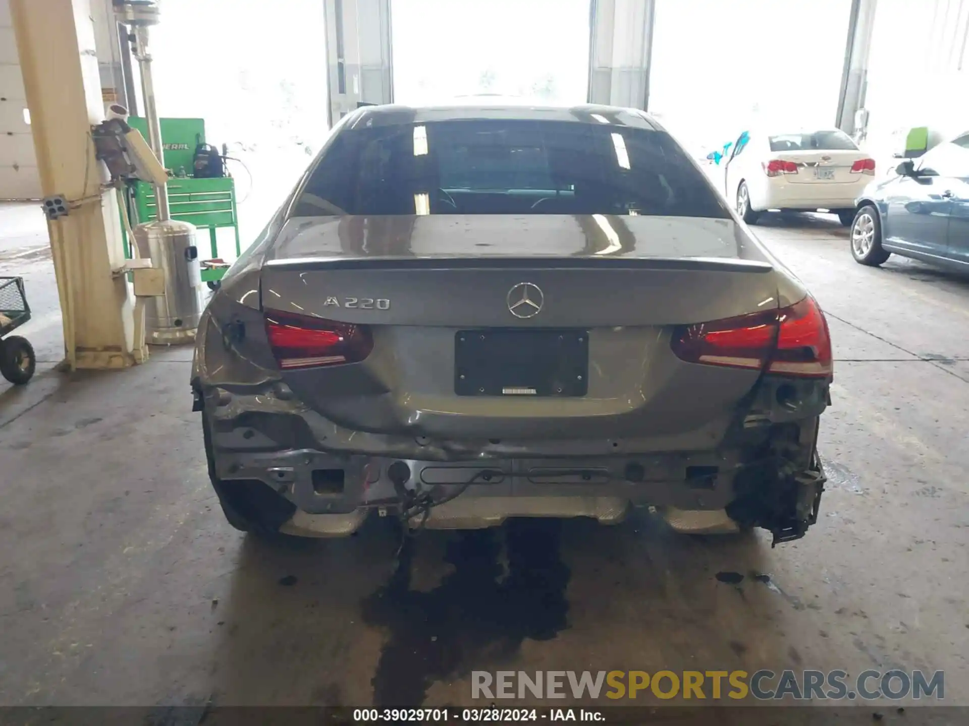 17 Photograph of a damaged car WDD3G4EB5KW002309 MERCEDES-BENZ A 220 2019