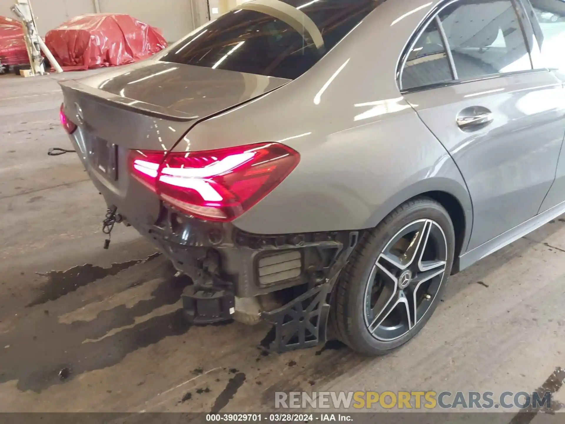 18 Photograph of a damaged car WDD3G4EB5KW002309 MERCEDES-BENZ A 220 2019