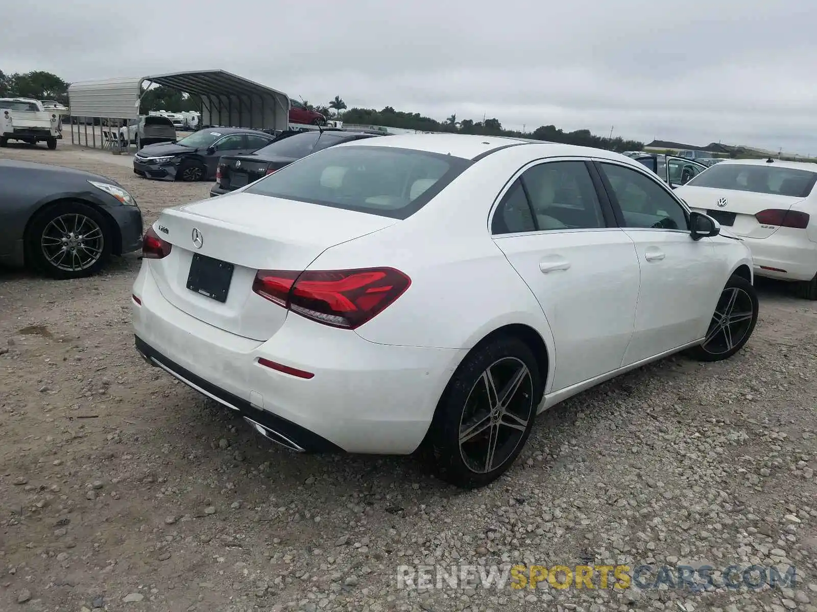 4 Photograph of a damaged car WDD3G4EB8KW021047 MERCEDES-BENZ A 220 2019