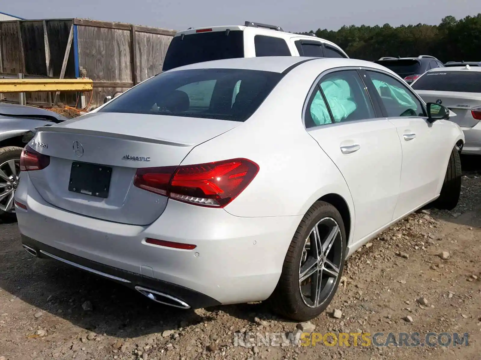 4 Photograph of a damaged car WDD3G4FB0KW019338 MERCEDES-BENZ A 220 2019