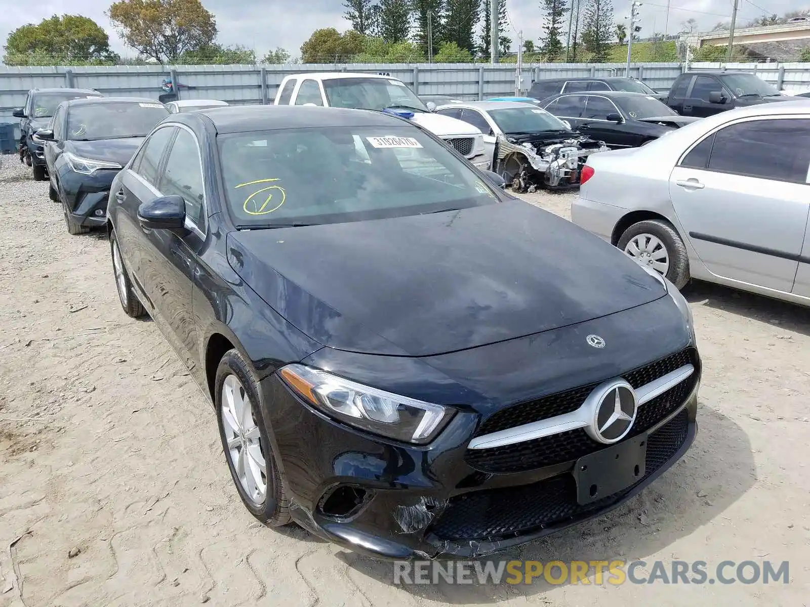 1 Photograph of a damaged car WDD3G4FB0KW027178 MERCEDES-BENZ A 220 2019