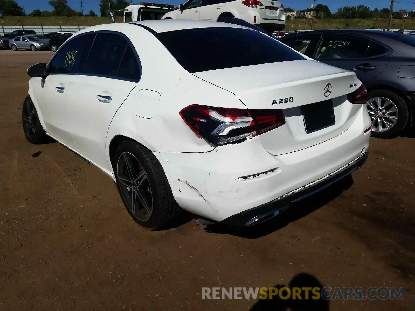 3 Photograph of a damaged car WDD3G4FB1KW017954 MERCEDES-BENZ A 220 2019