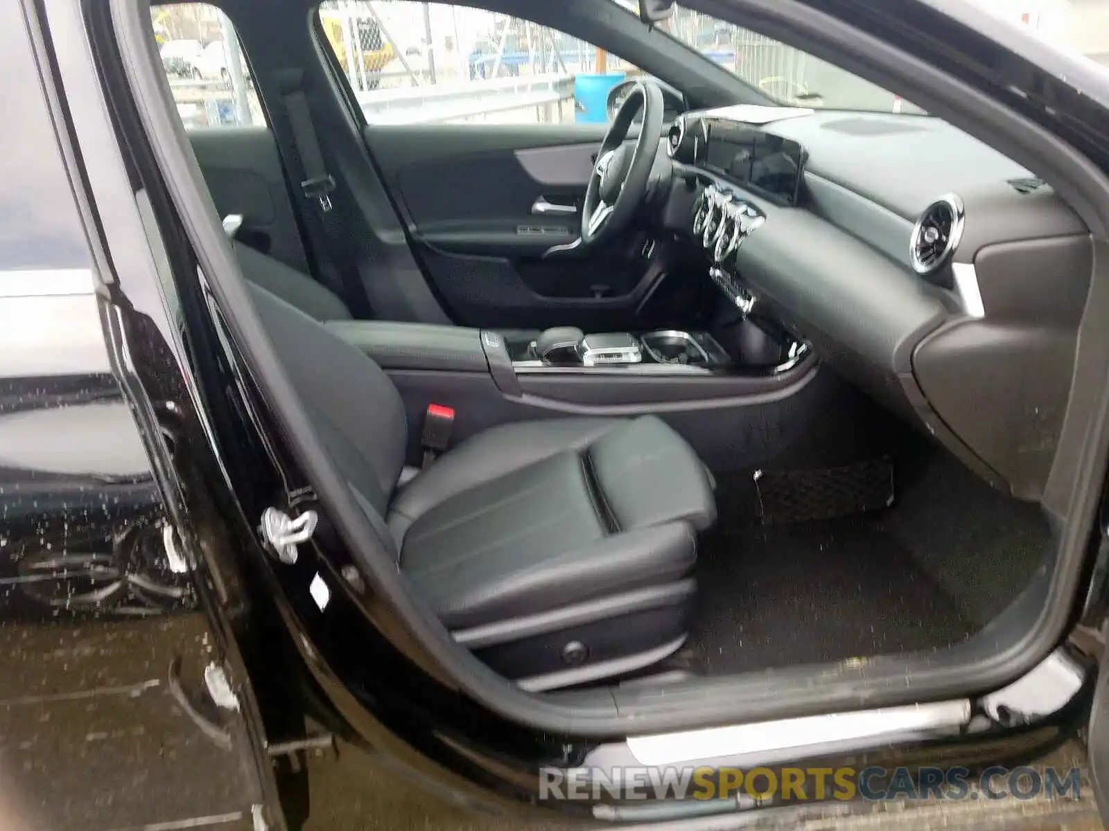 5 Photograph of a damaged car WDD3G4FB1KW022703 MERCEDES-BENZ A 220 2019