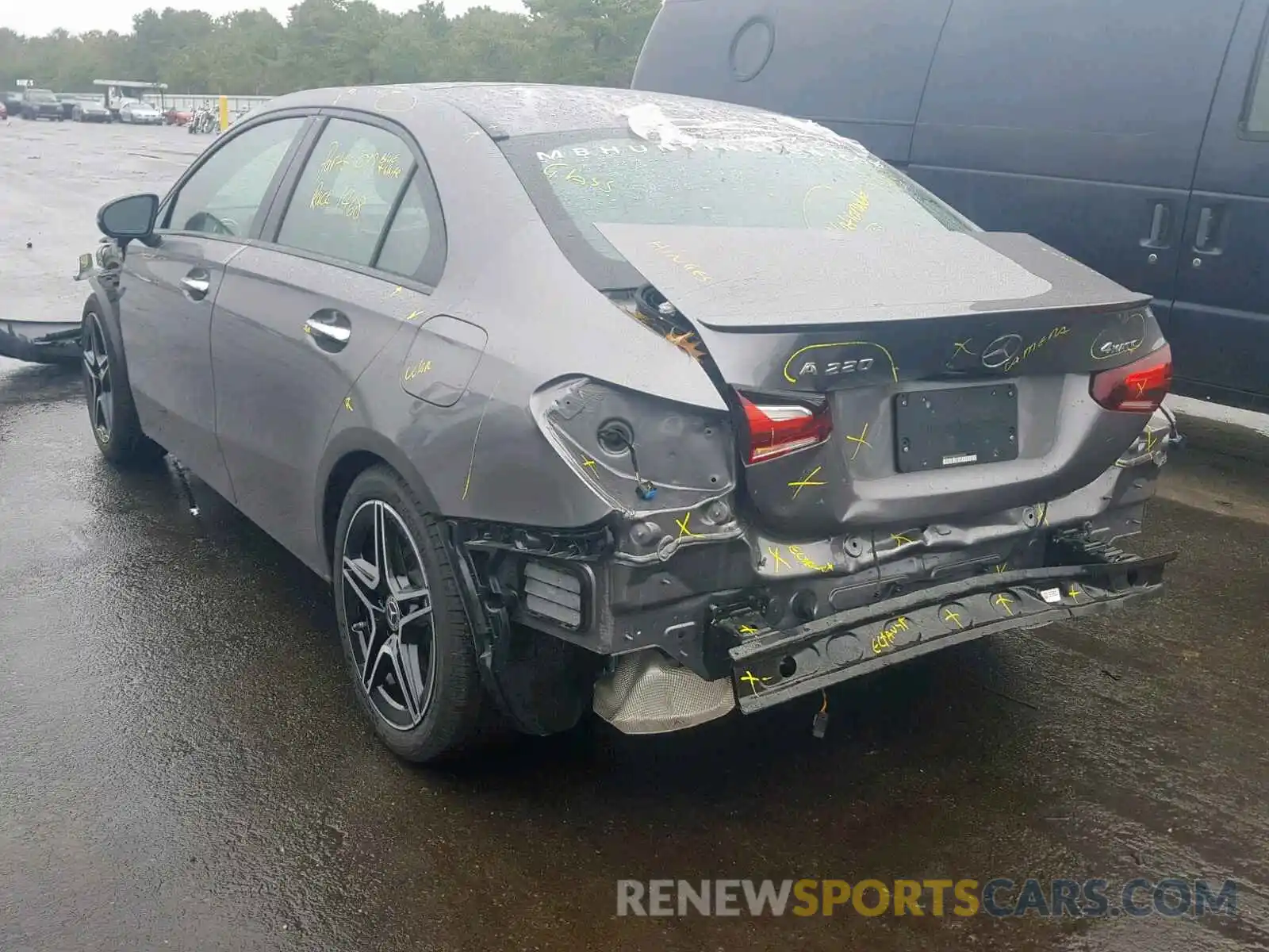 3 Photograph of a damaged car WDD3G4FB2KW002475 MERCEDES-BENZ A 220 2019